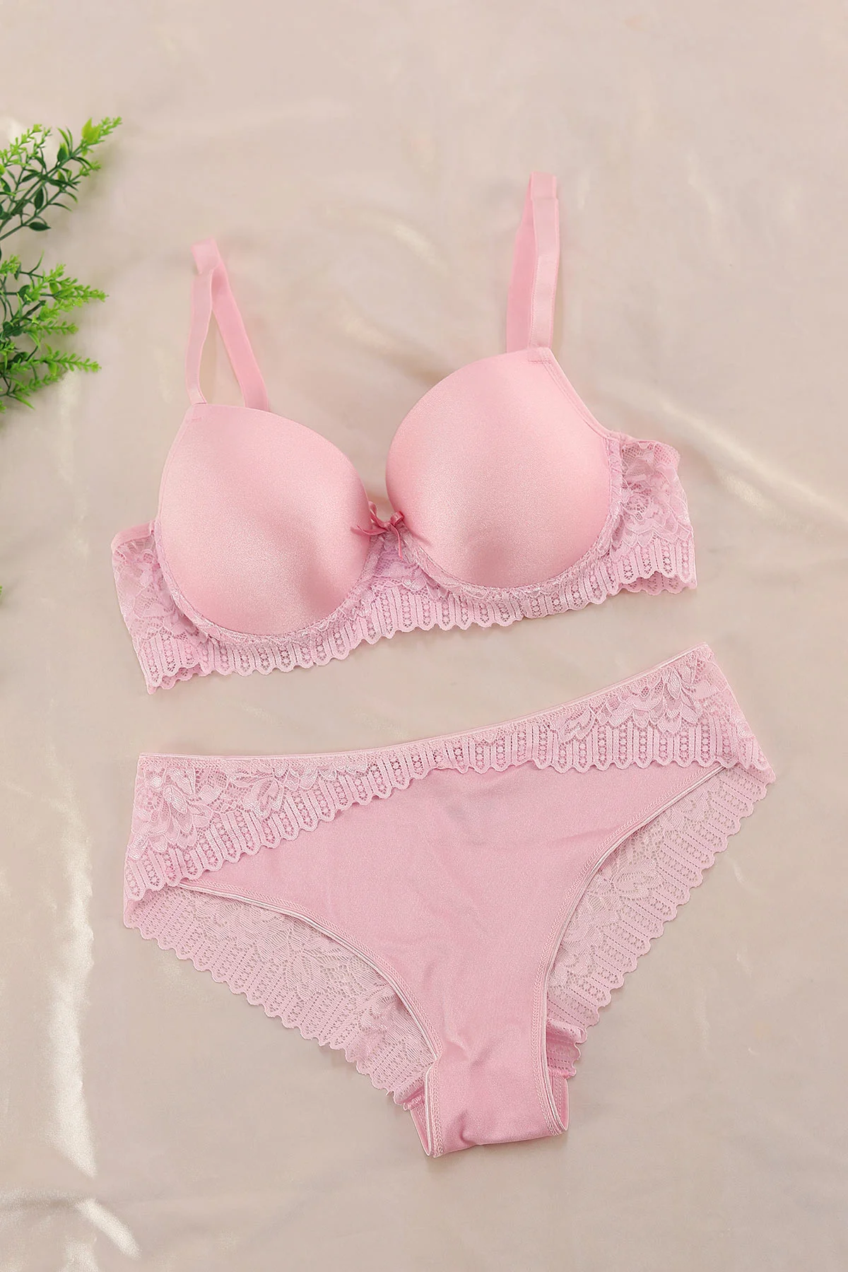 Pembe Dantelli Desteksiz C Cup Mikro Sütyen Takımı 365941