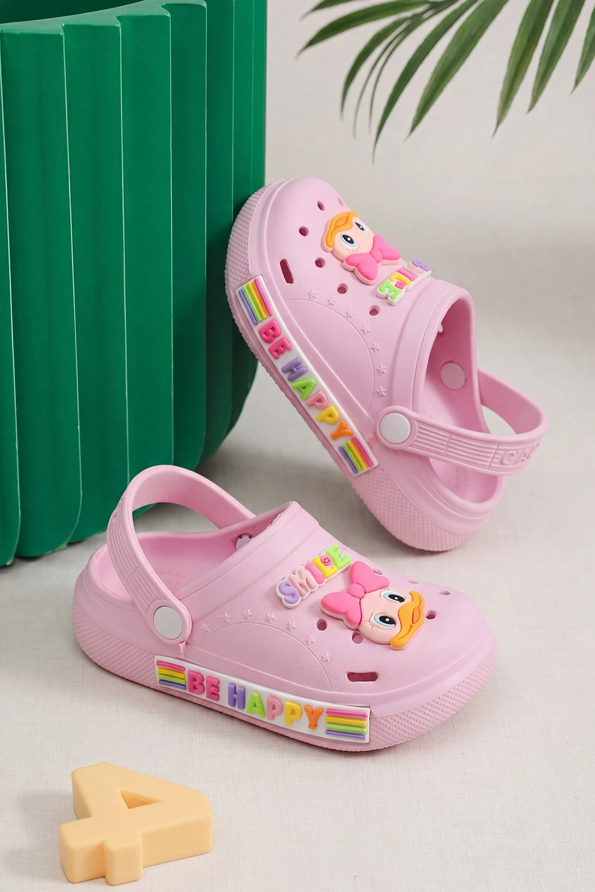 Pembe Figürlü Kız Çocuk Sandalet 462461