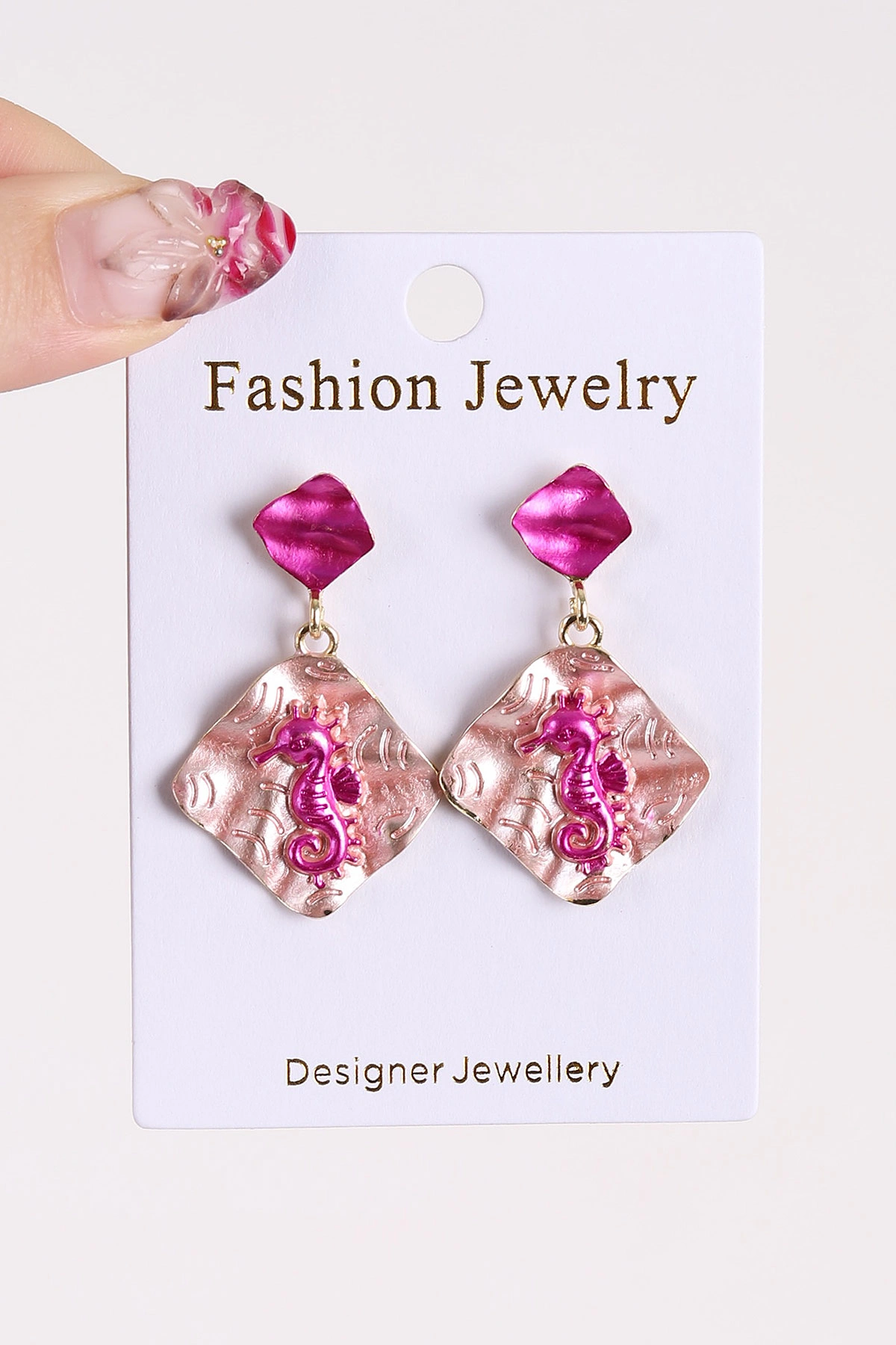 Pembe Figürlü Küpe 474789