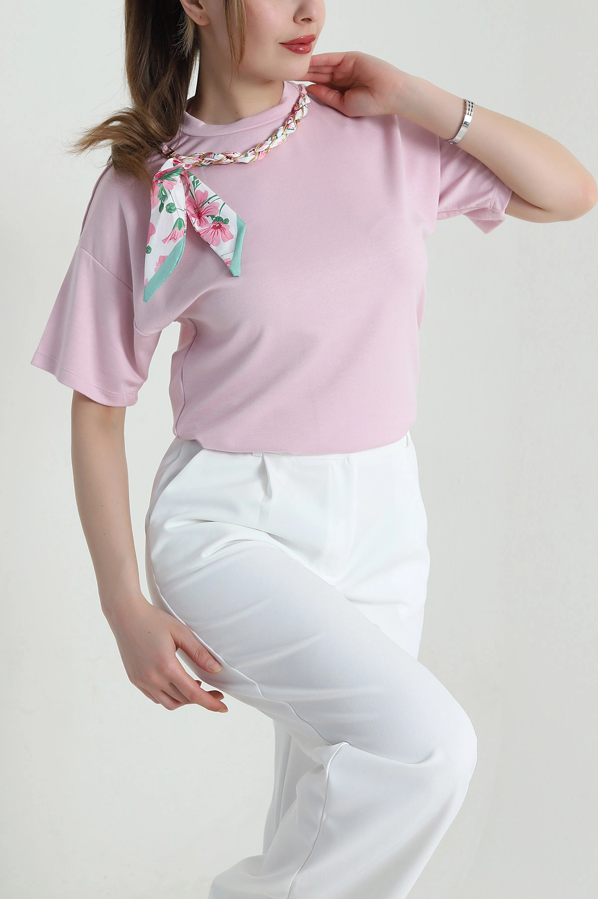 Pembe Fularlı Modal Kadın Tişört 458984