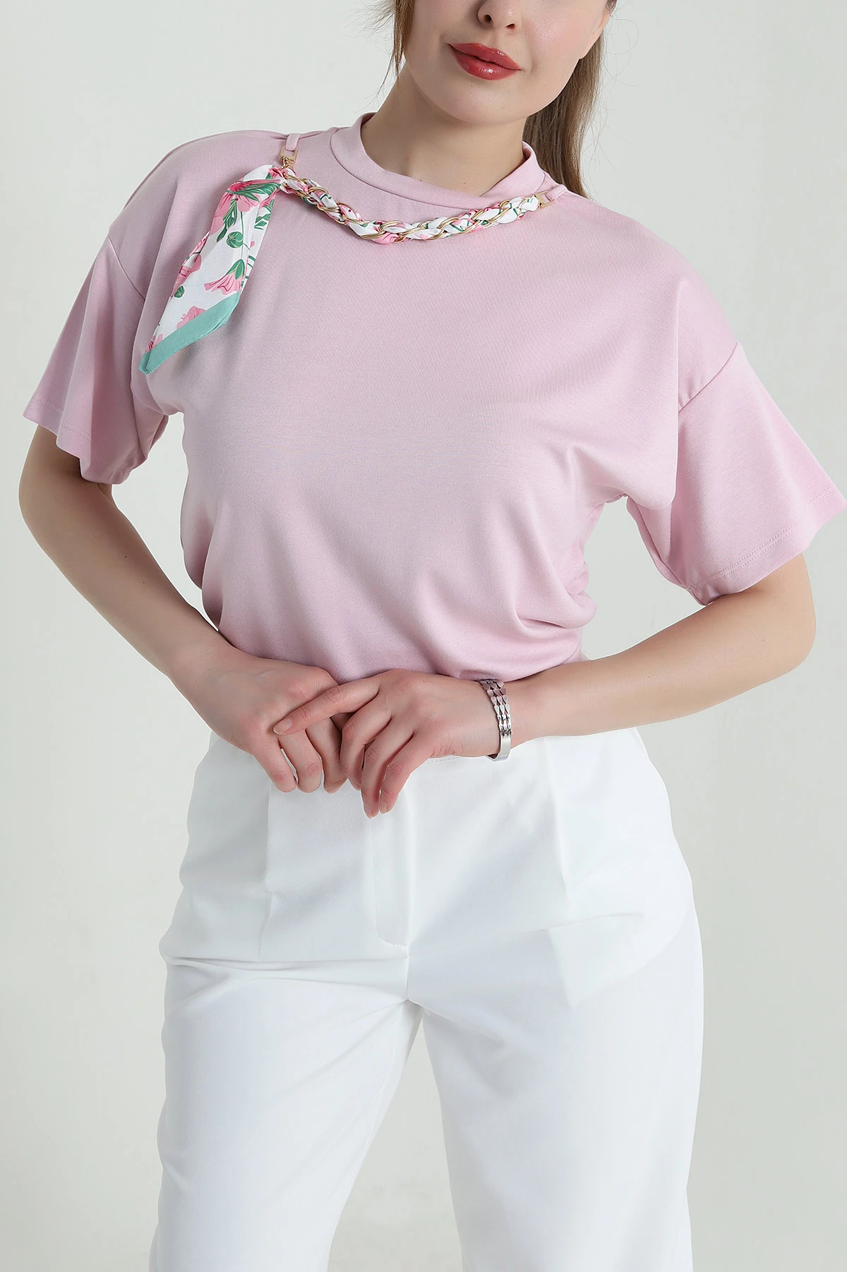 Pembe Fularlı Modal Kadın Tişört 458984