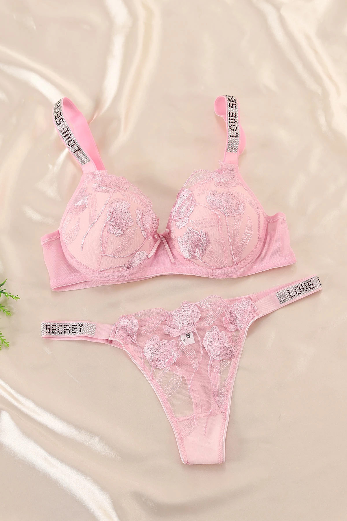 Pembe İşlemeli Taş Askılı Destekli Sütyen Takımı 337488
