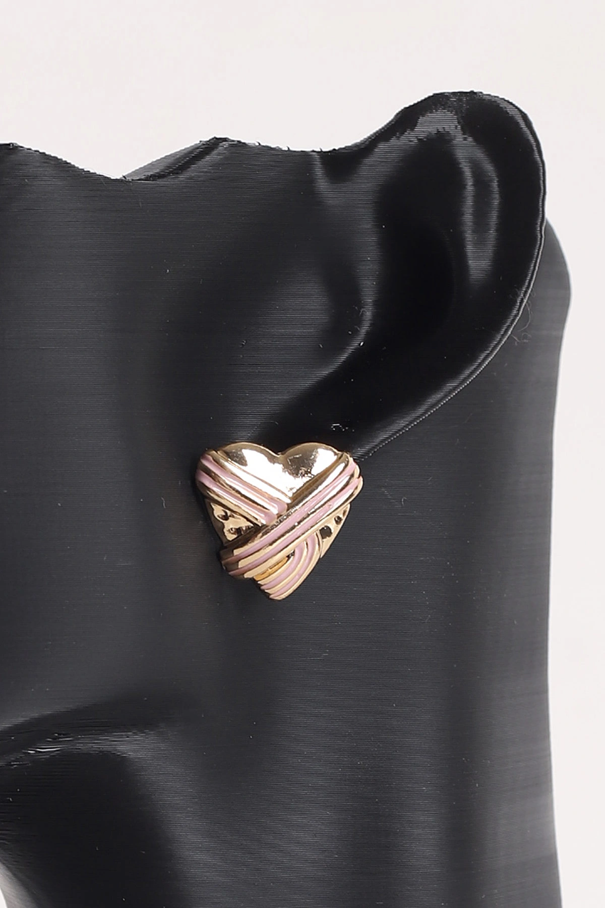 Pembe Kalp Model Gold Detaylı Çivi Küpe 368620