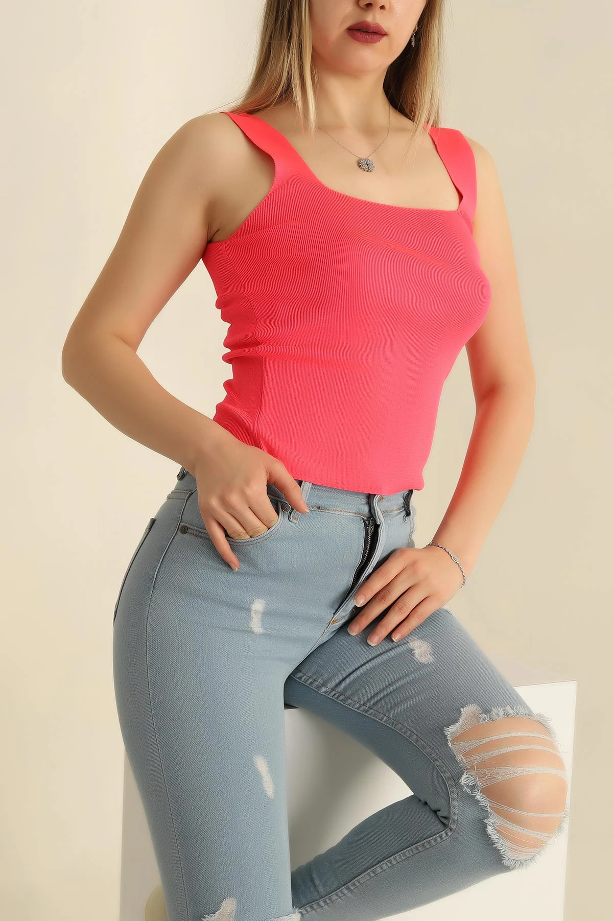 Pembe Kare Yaka Polyemid Bluz 260371