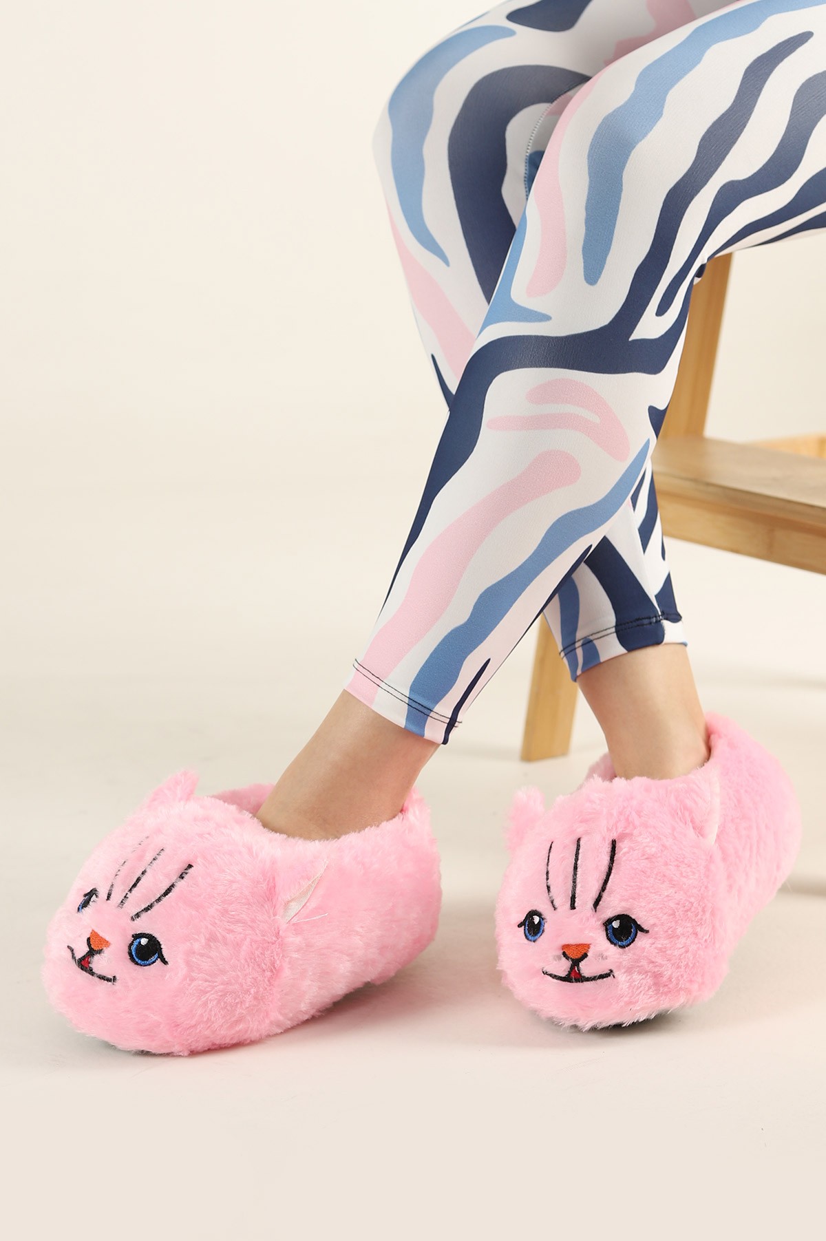 Pembe Kedi Detaylı Panduf 220165