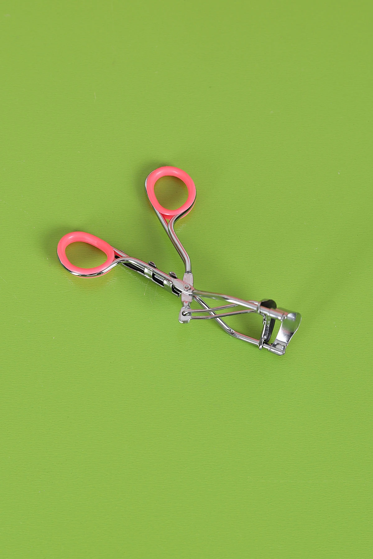 Pembe Lionesse Kirpik Kıvırma Makinesi 280909