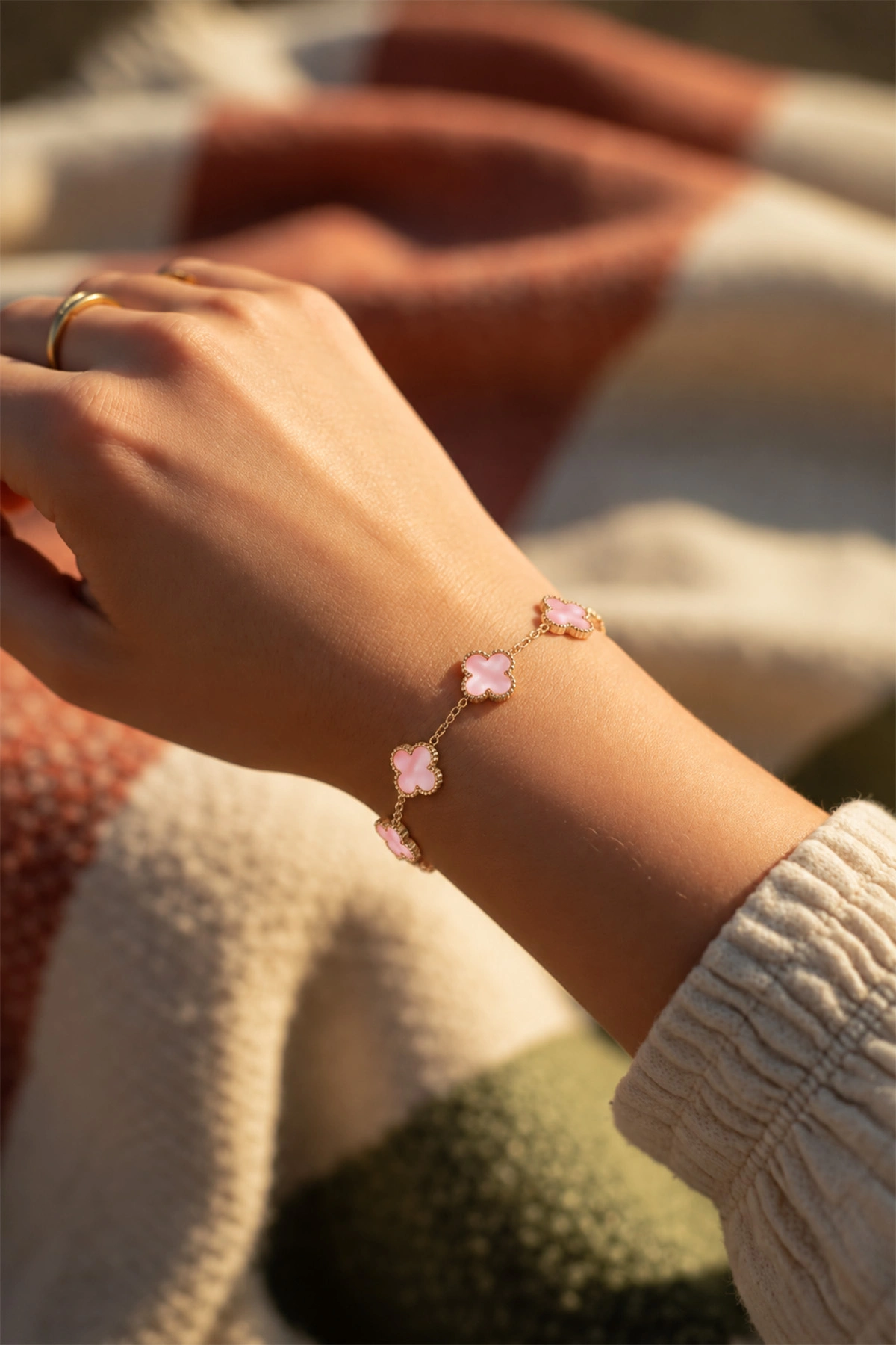Pembe Mineli Gold Van Cleef Çelik Bileklik 488042