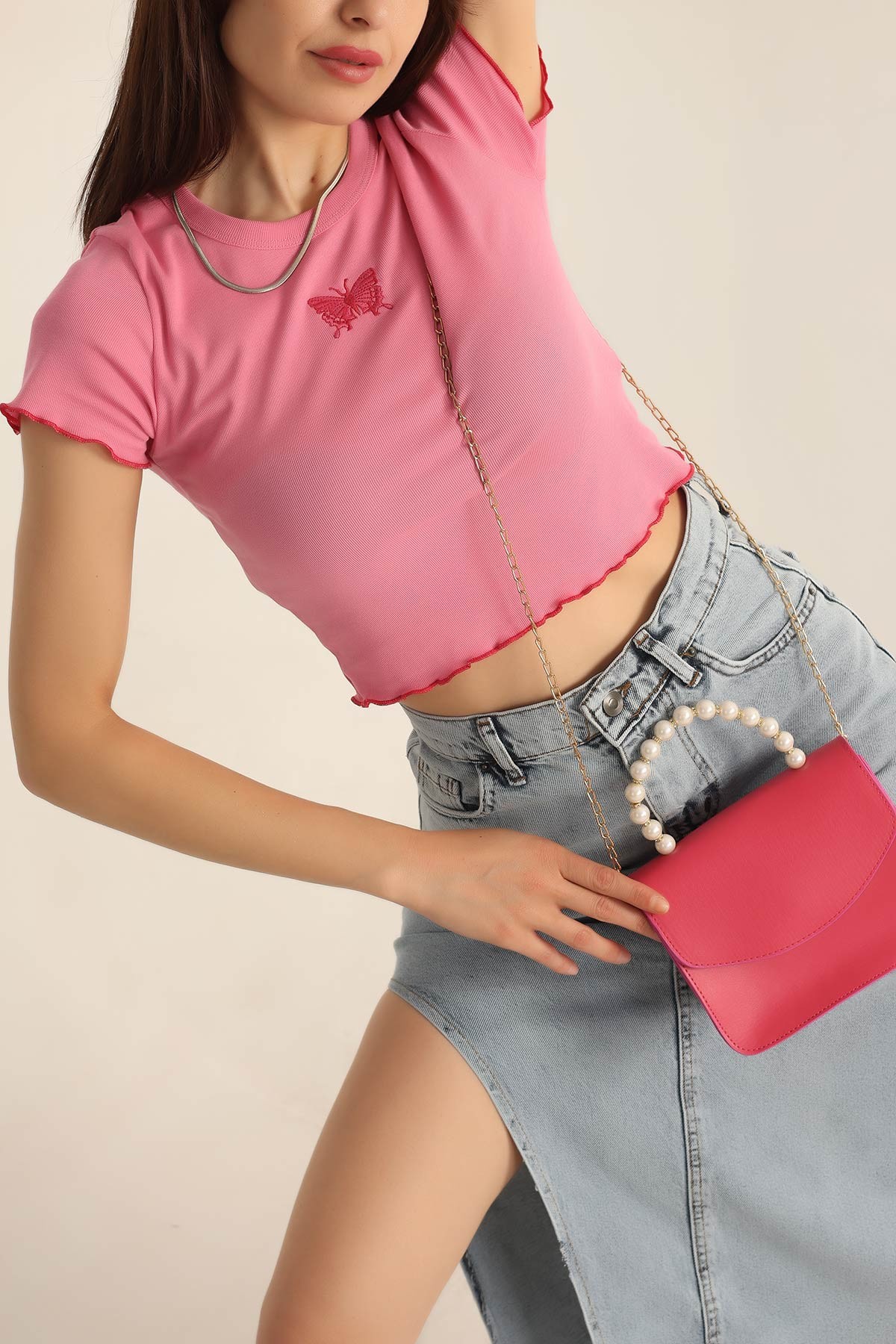 Pembe Nakışlı lİkralı Bayan Tişört 187523