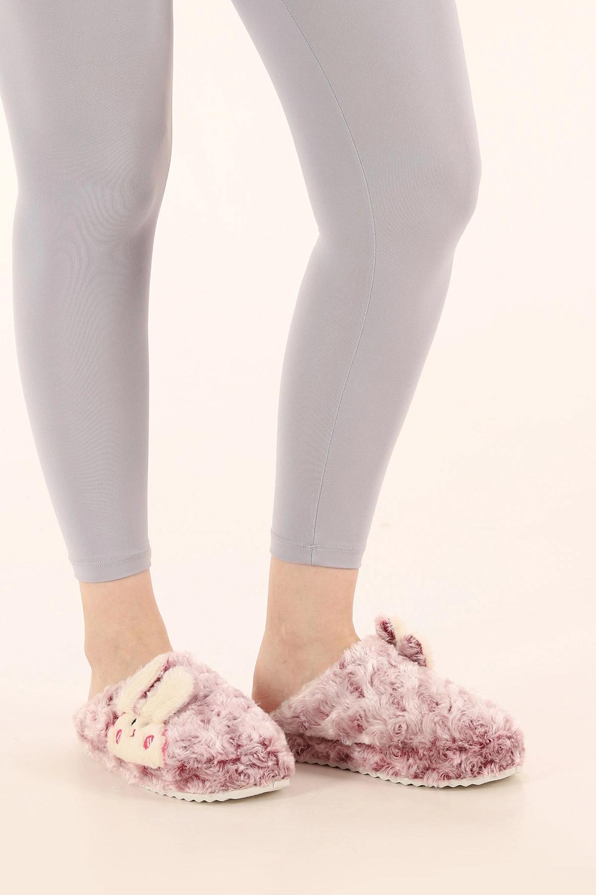 Pembe Peluş Tavşan Kulaklı Kadın Ev Terliği 389051