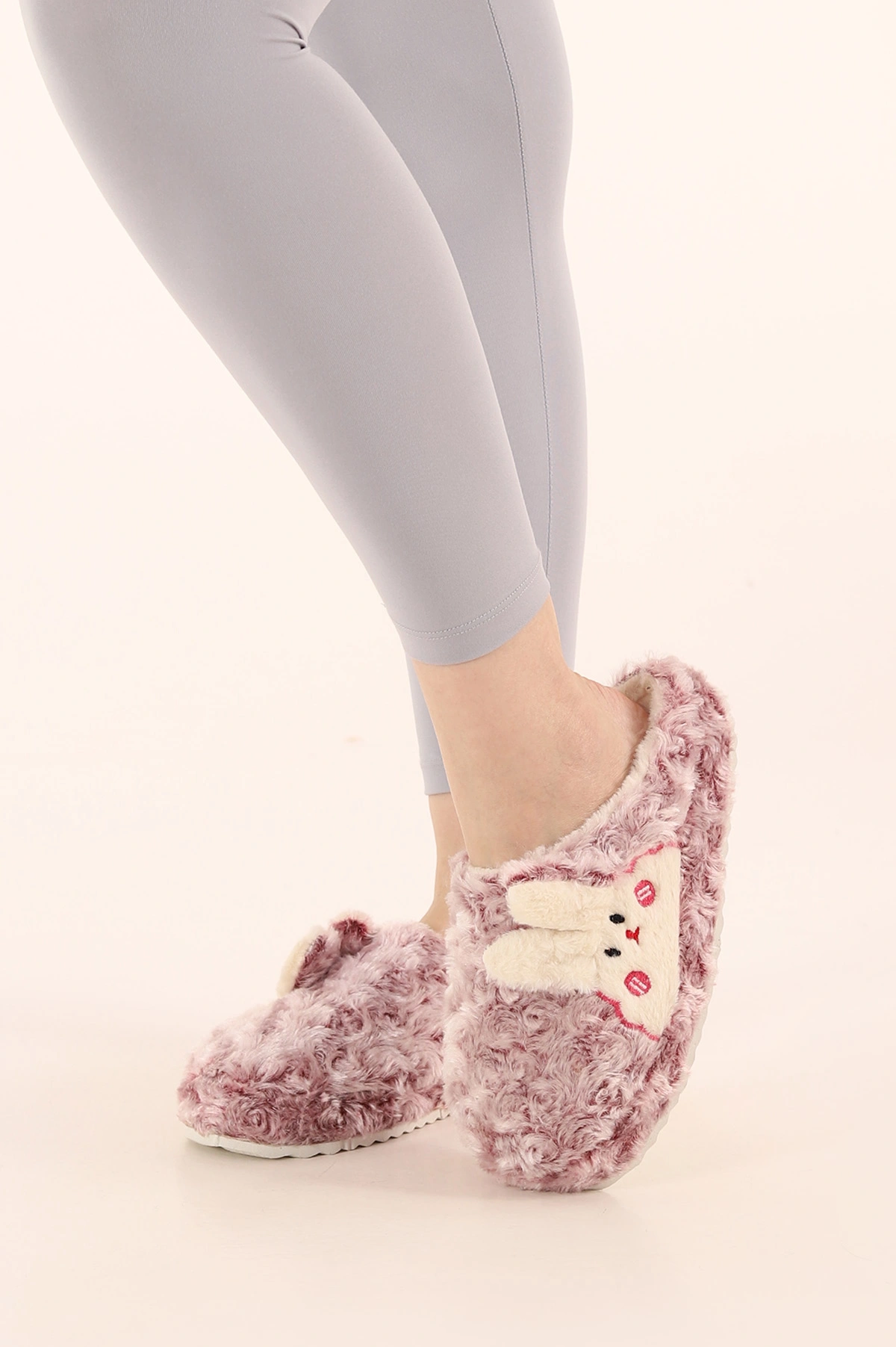 Pembe Peluş Tavşan Kulaklı Kadın Ev Terliği 389051