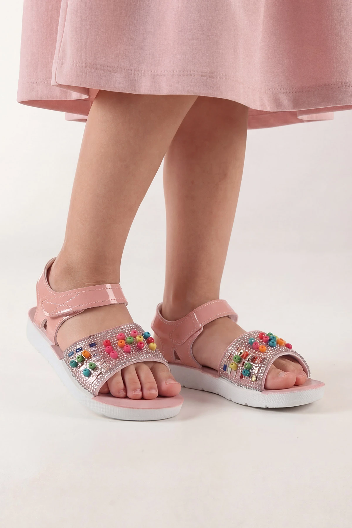Pembe Rugan ( 31 - 35 ) Taşlı Boncuk Detaylı Kız Çocuk Sandalet 445064
