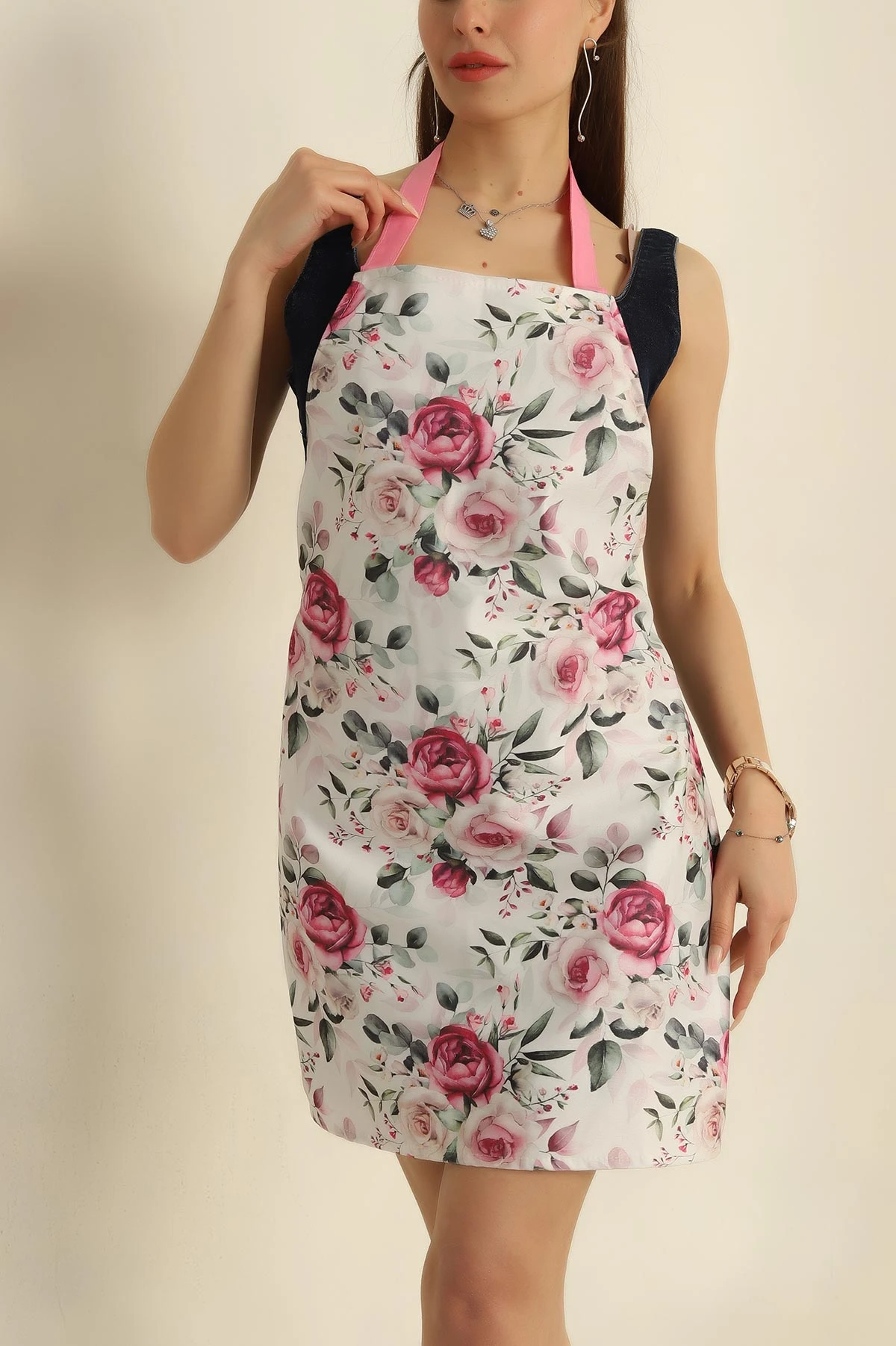 Pembe Soft Dokulu Baskılı Bağlamalı Mutfak Önlüğü 270391