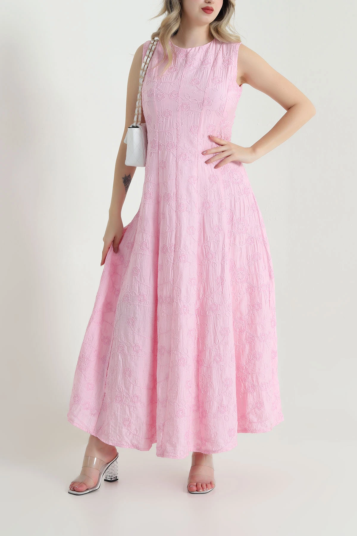 Pembe Süzene Nakışlı Kolsuz Kadın Elbise 466808