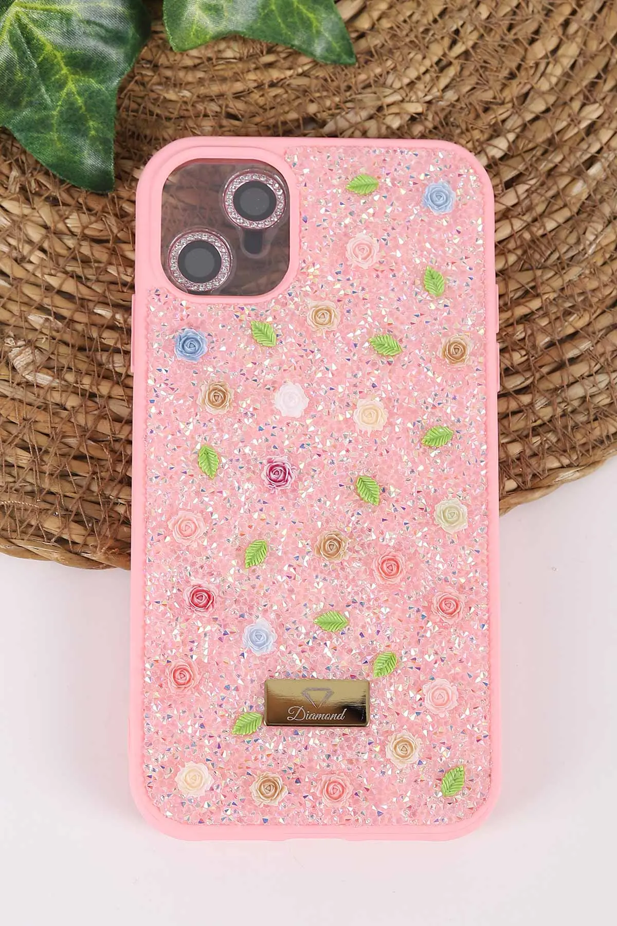 Pembe TeknoCase İPhone 11 Uyumlu Rose Diamond Case Serisi Gül Desenli Lens Hediyeli Sert Silikon Telefon Kılıfı 450118