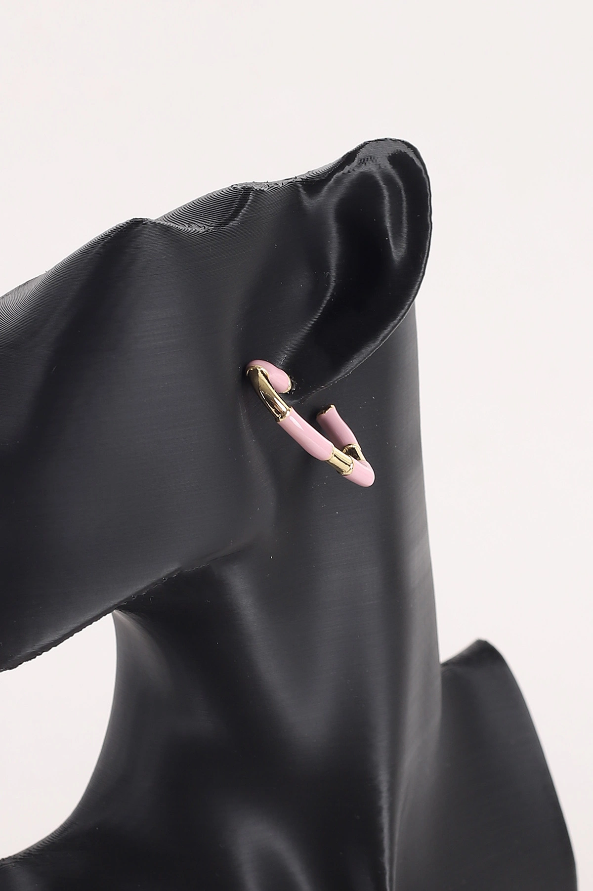 Pembe Yarı Mineli Gold Detaylı Kalp Model Küpe 368782
