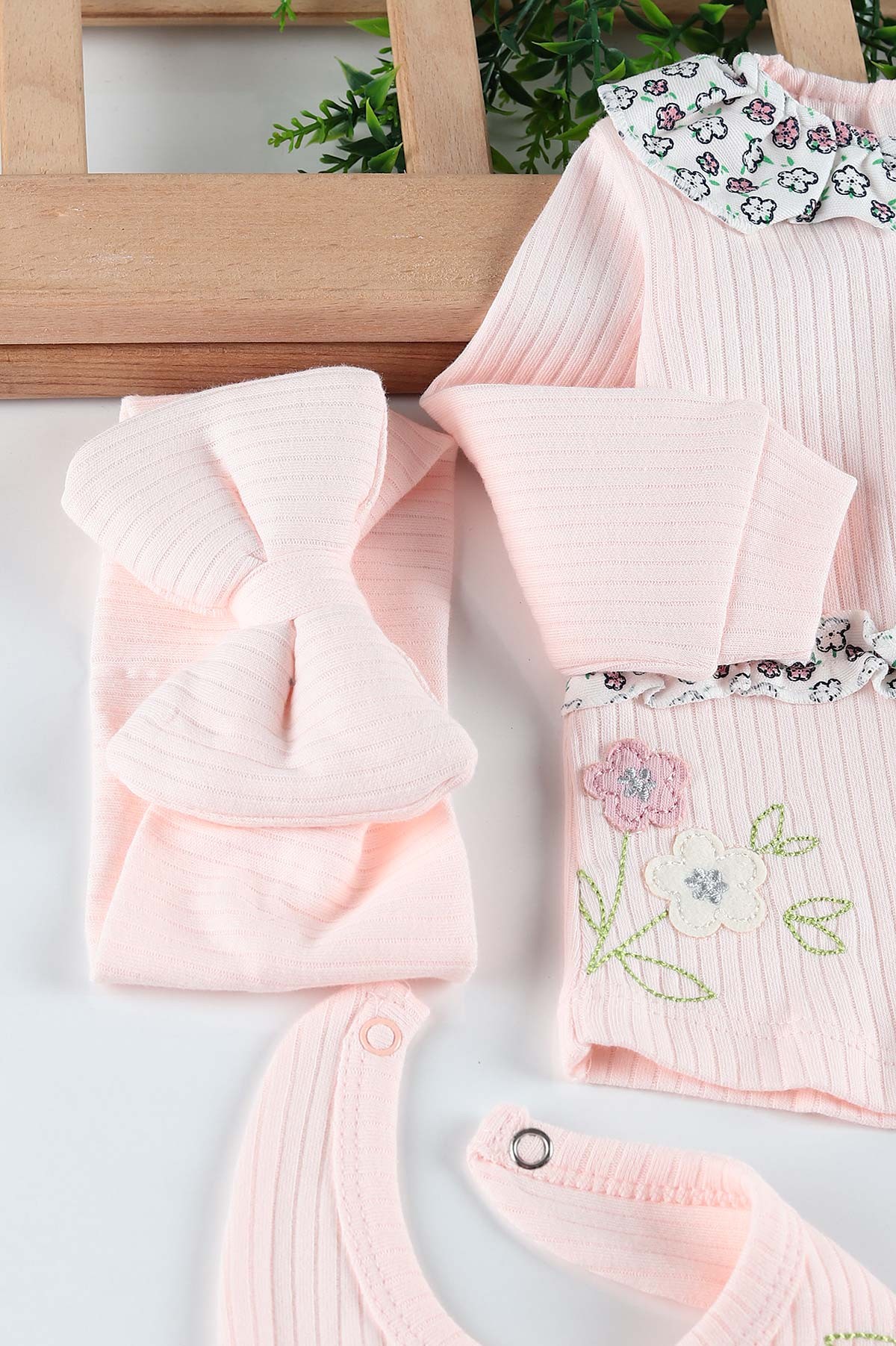 Pudra (0-3 Ay) Çiçek Nakışlı Yaka Detaylı 5'li Kız Bebe takım 201253