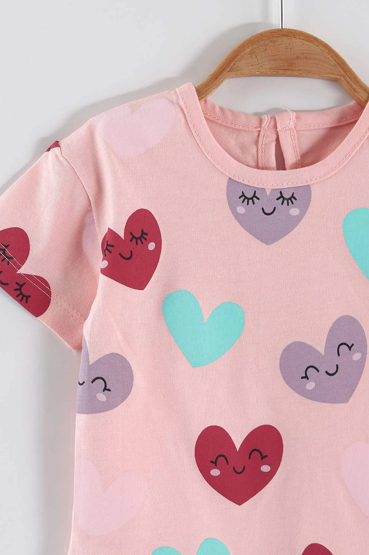 Pudra (6-24 Ay) Kalp Baskılı Tişört ve Şortlu Kız Bebek Yazlık Takım 467639