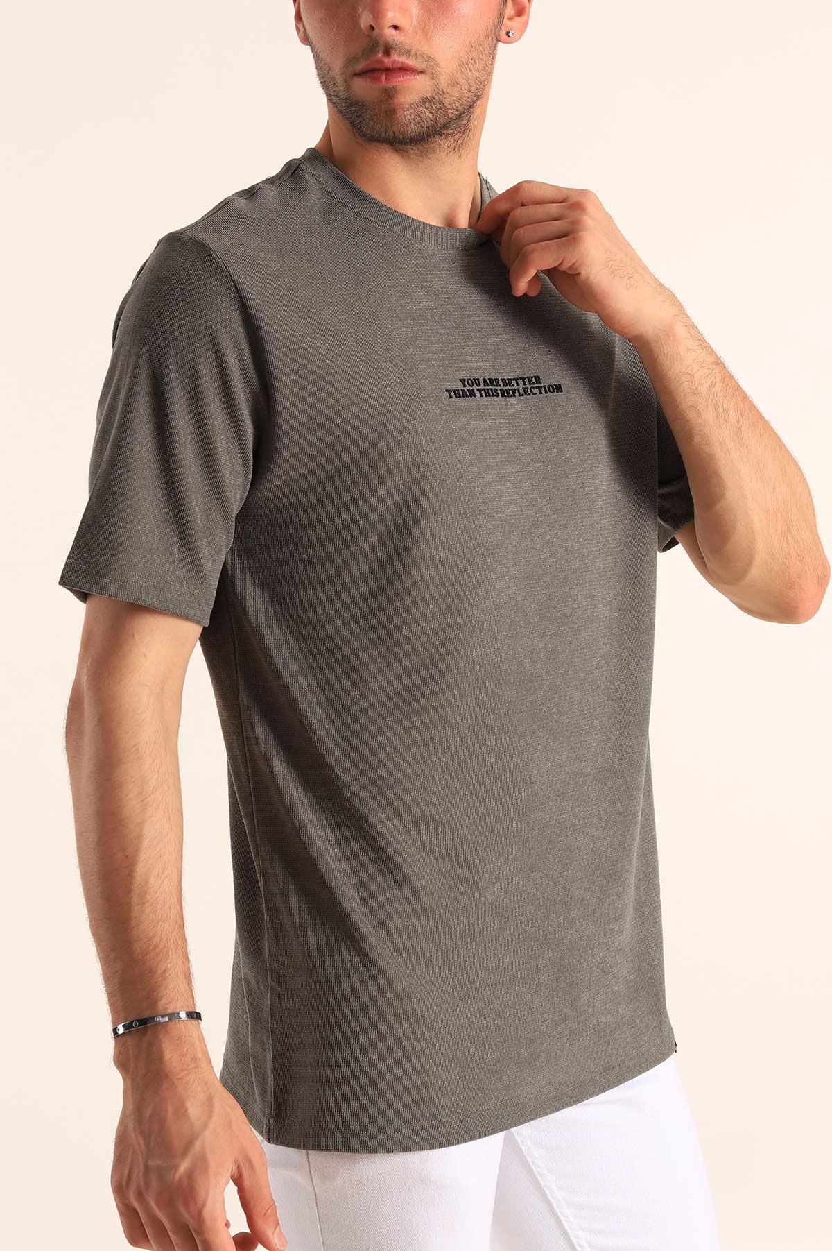 Relaxed Fit Dokulu Slogan Baskılı Erkek Tişört 186771