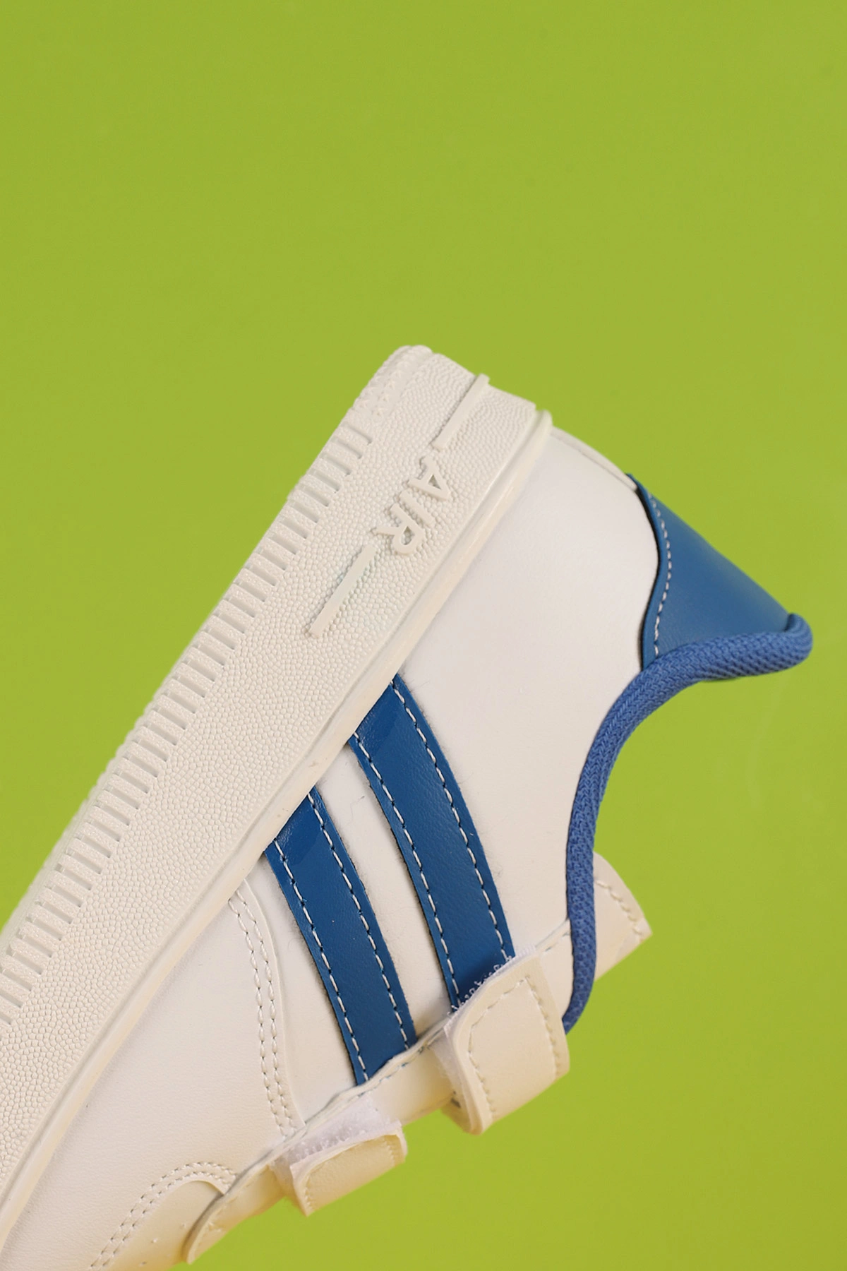 Saks Mavisi (30-35 Filet)Kalın Taban Delikli Cırtlı Şerit Çizgili Çocuk Spor Ayakkabı 347867