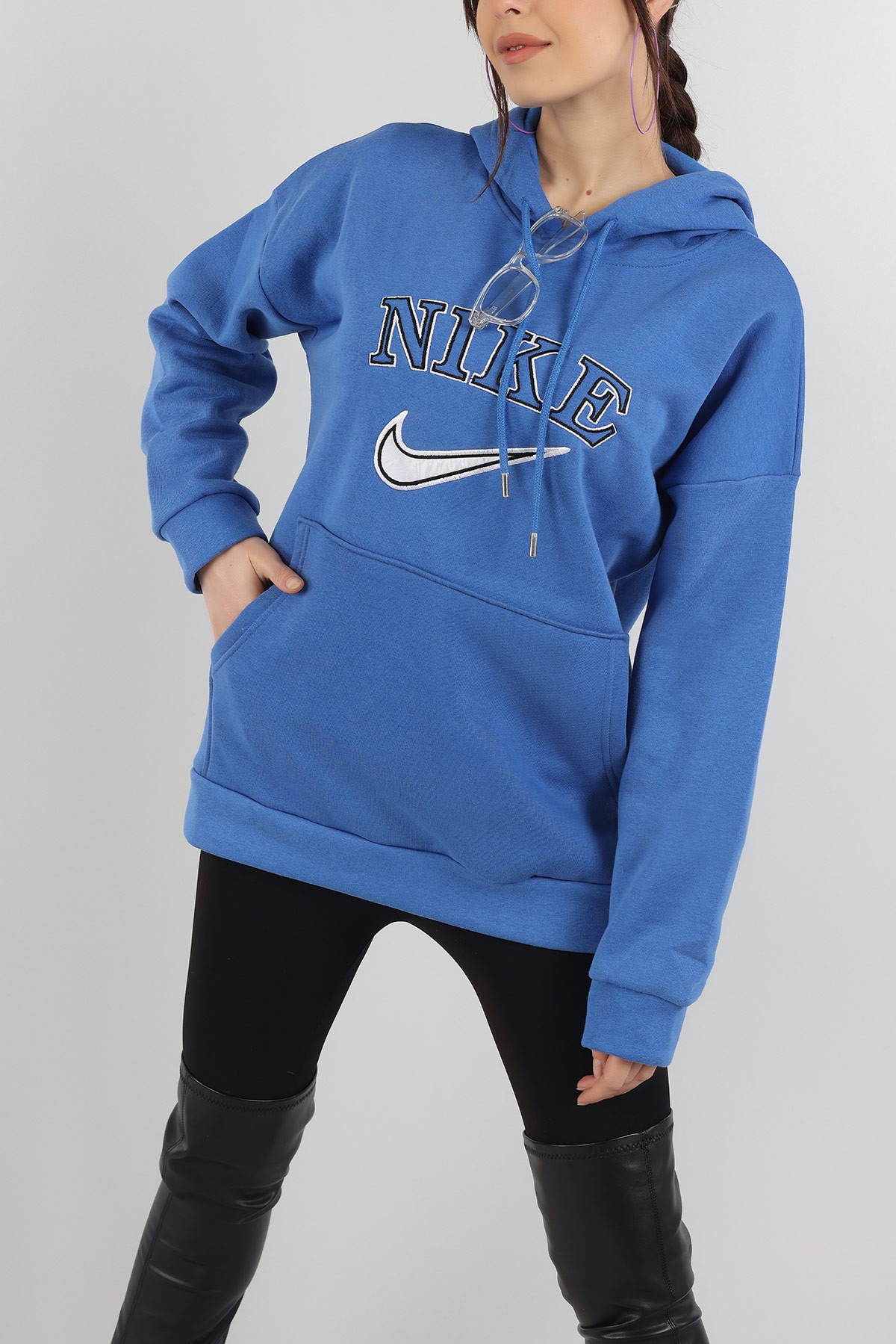Saks Mavisi Şardonlu Nakışlı Sweat 150300