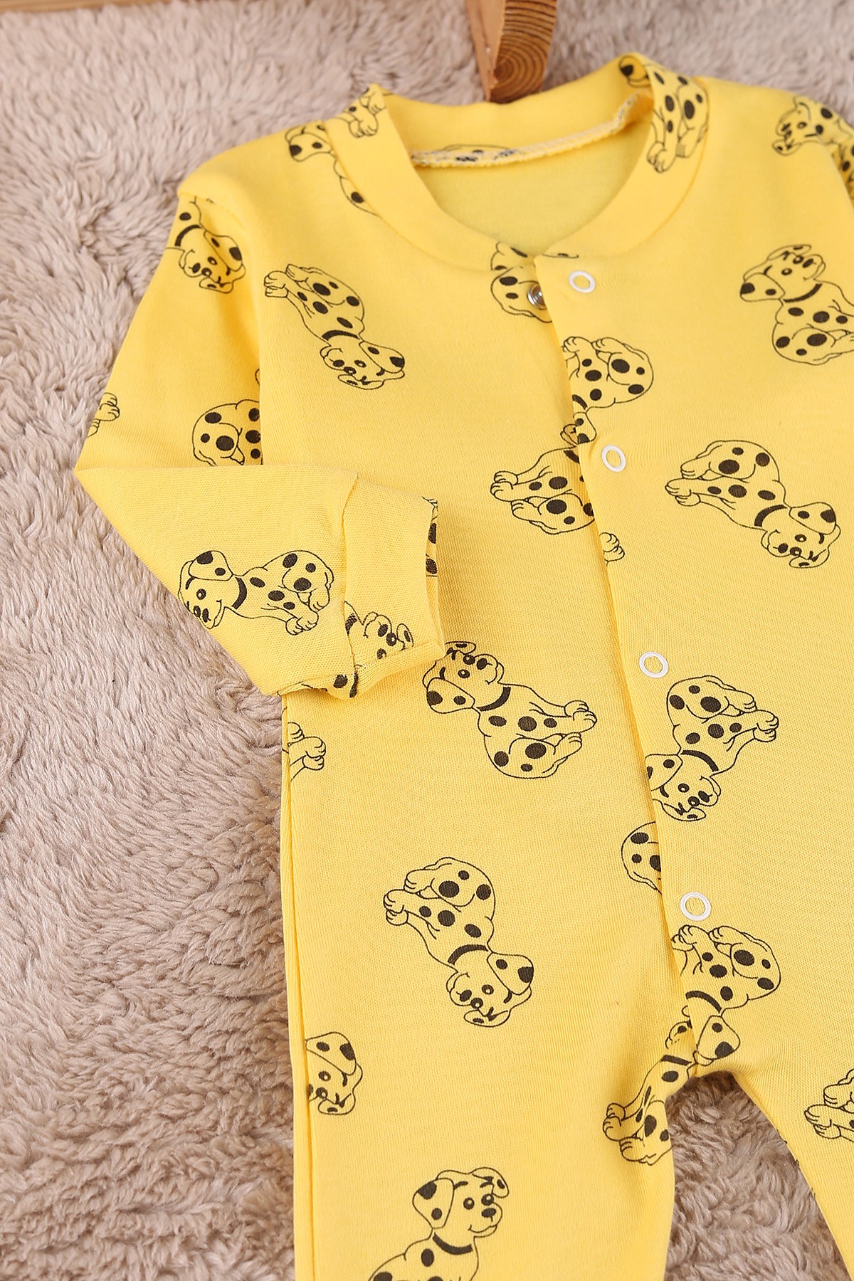 Sarı (0-9 Ay) Benekli Köpek Baskılı Çıtçıtlı Patikli Erkek Bebe Tulum 180095