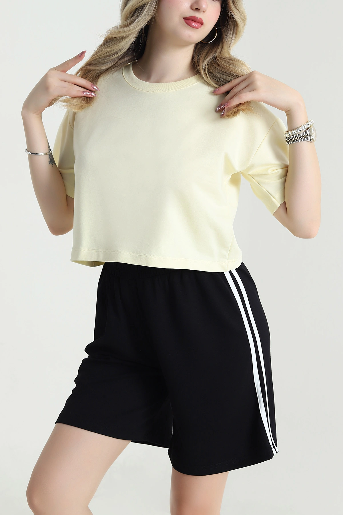 Sarı Bisiklet Yaka Kristal Kadın Crop 477587