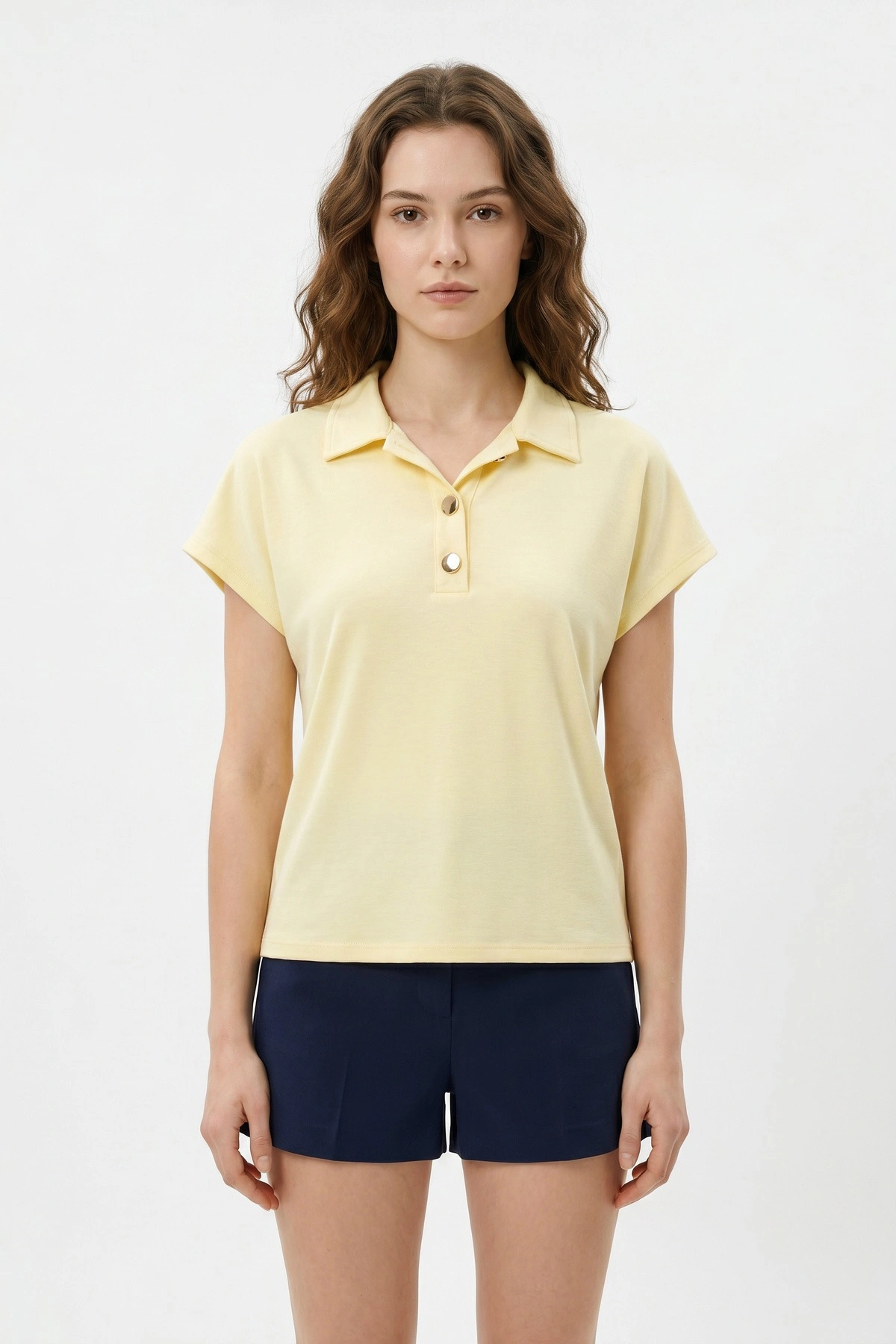 Sarı Düğmeli Polo Yaka Kristal Kadın Bluz 449073
