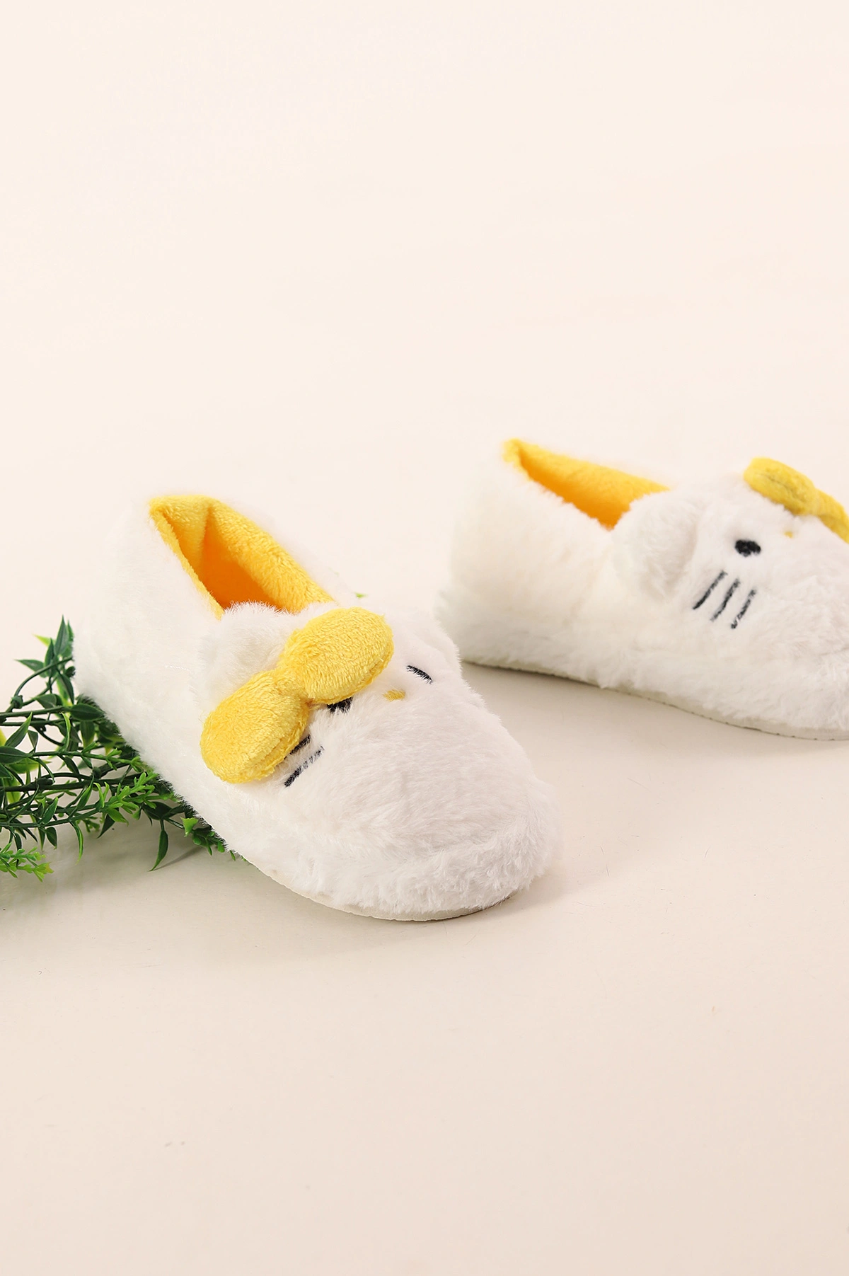 Sarı Ekru ( 30 - 35 ) Peluş Figürlü Kız Çocuk Panduf 391087