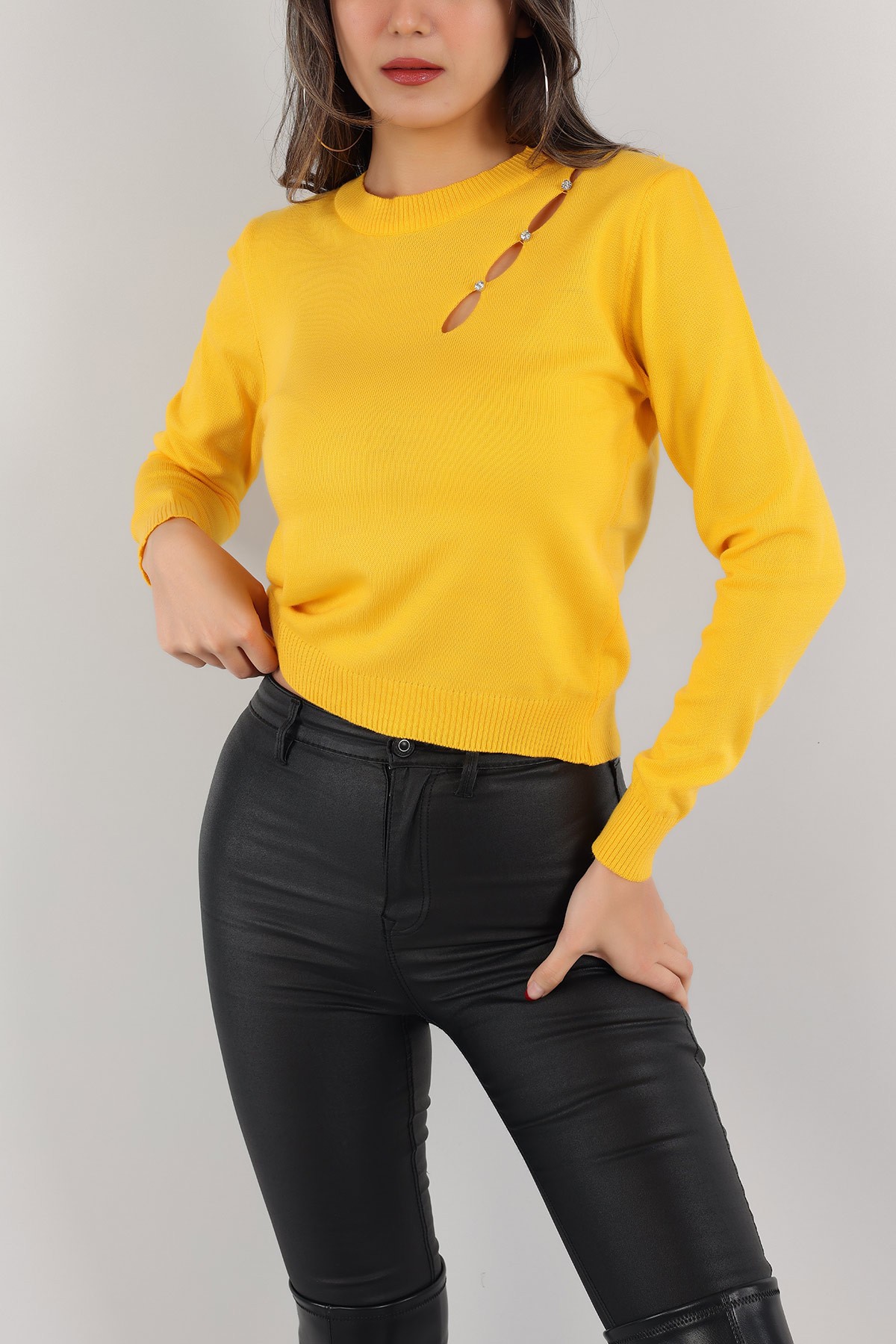 Sarı Yakası Taşlı Triko Kazak 150330