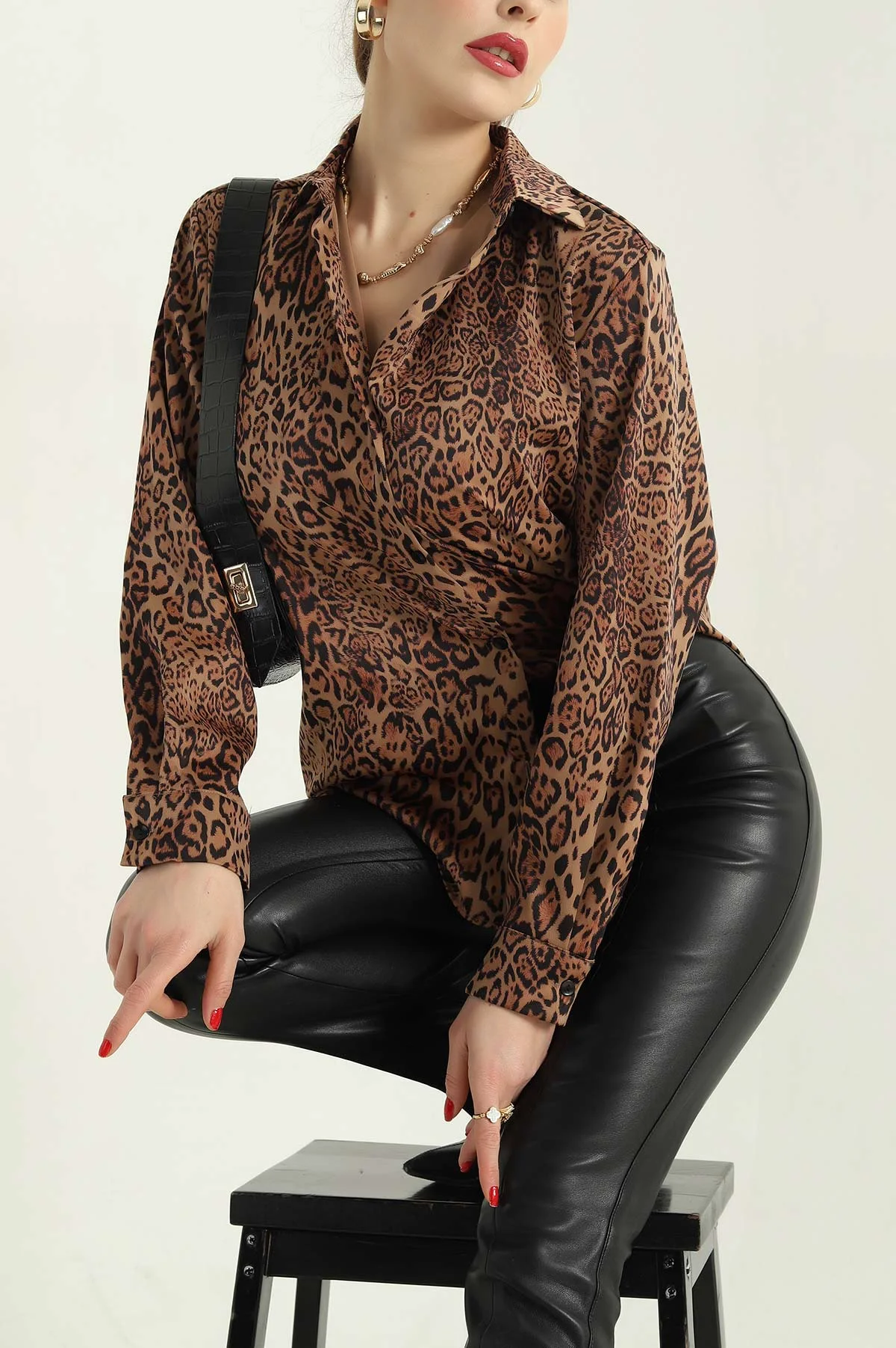 Saten Leopar Desenli Bayan Gömlek 335425