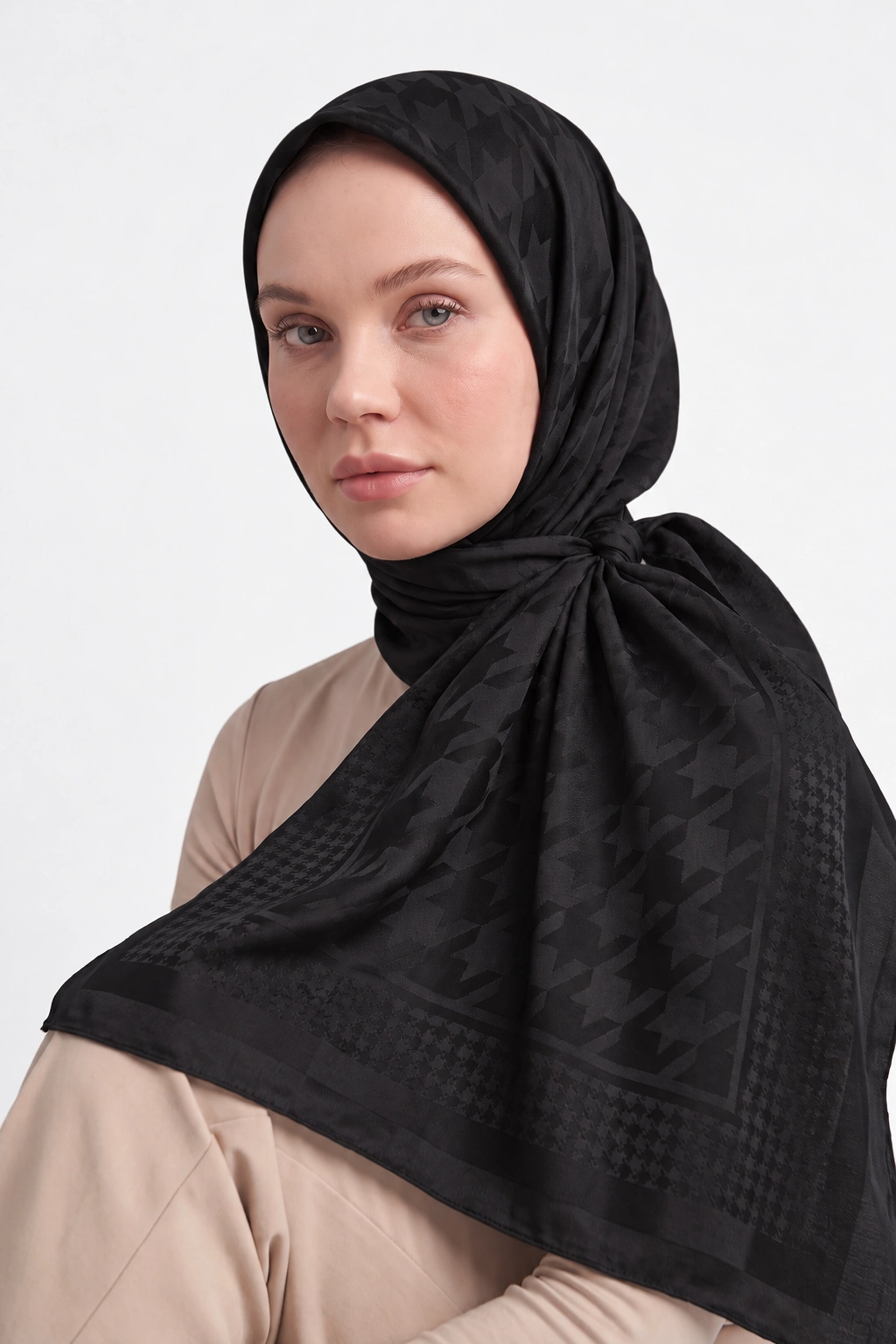 Siyah 100x100 Cm Kaz Ayağı İpeksi Premium Pano Jakar Eşarp 494372
