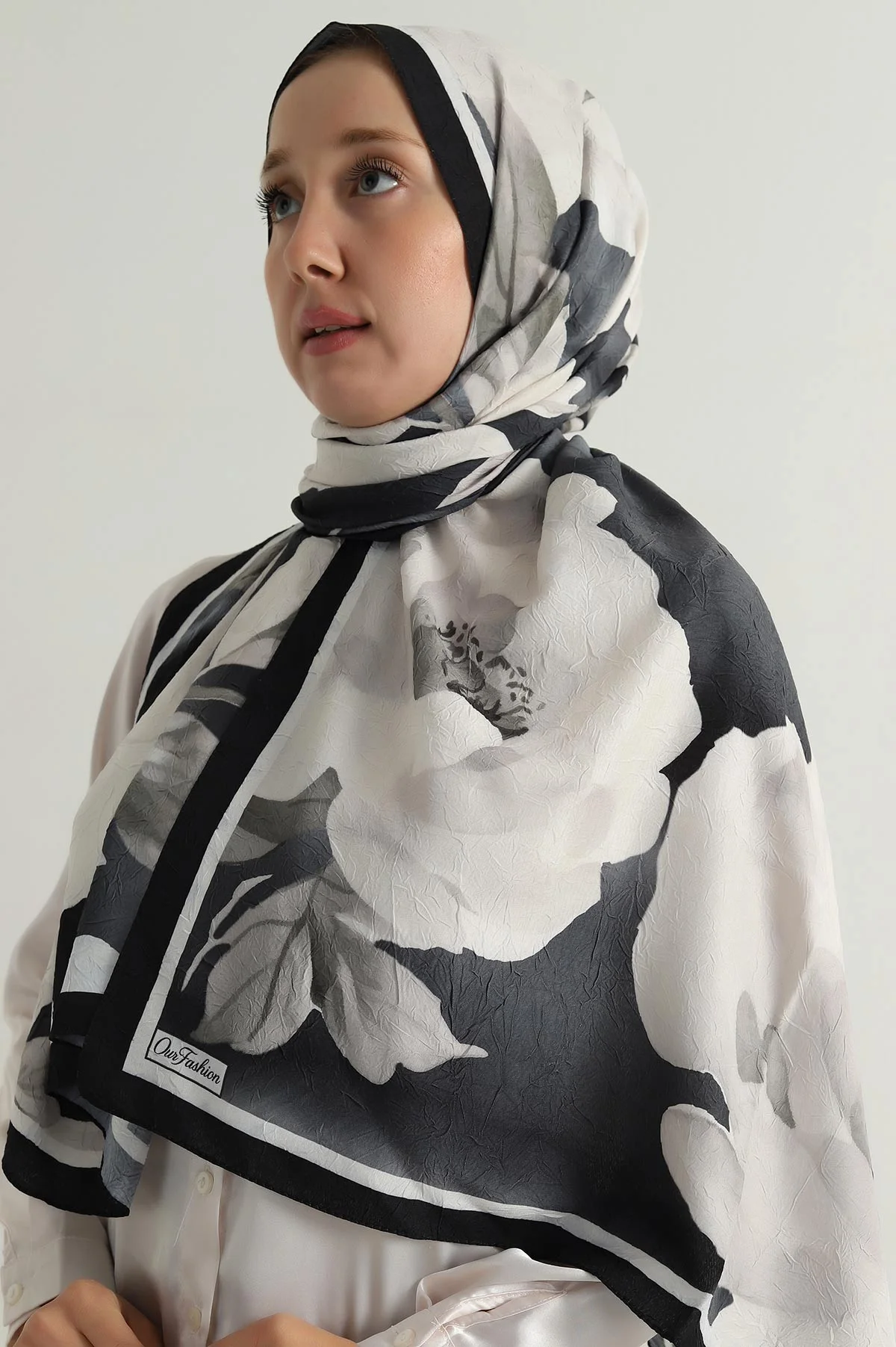 Siyah 180x75 Cm Our Fashion Dijital Baskılı Desenli Bambu Kraş Şal 396745