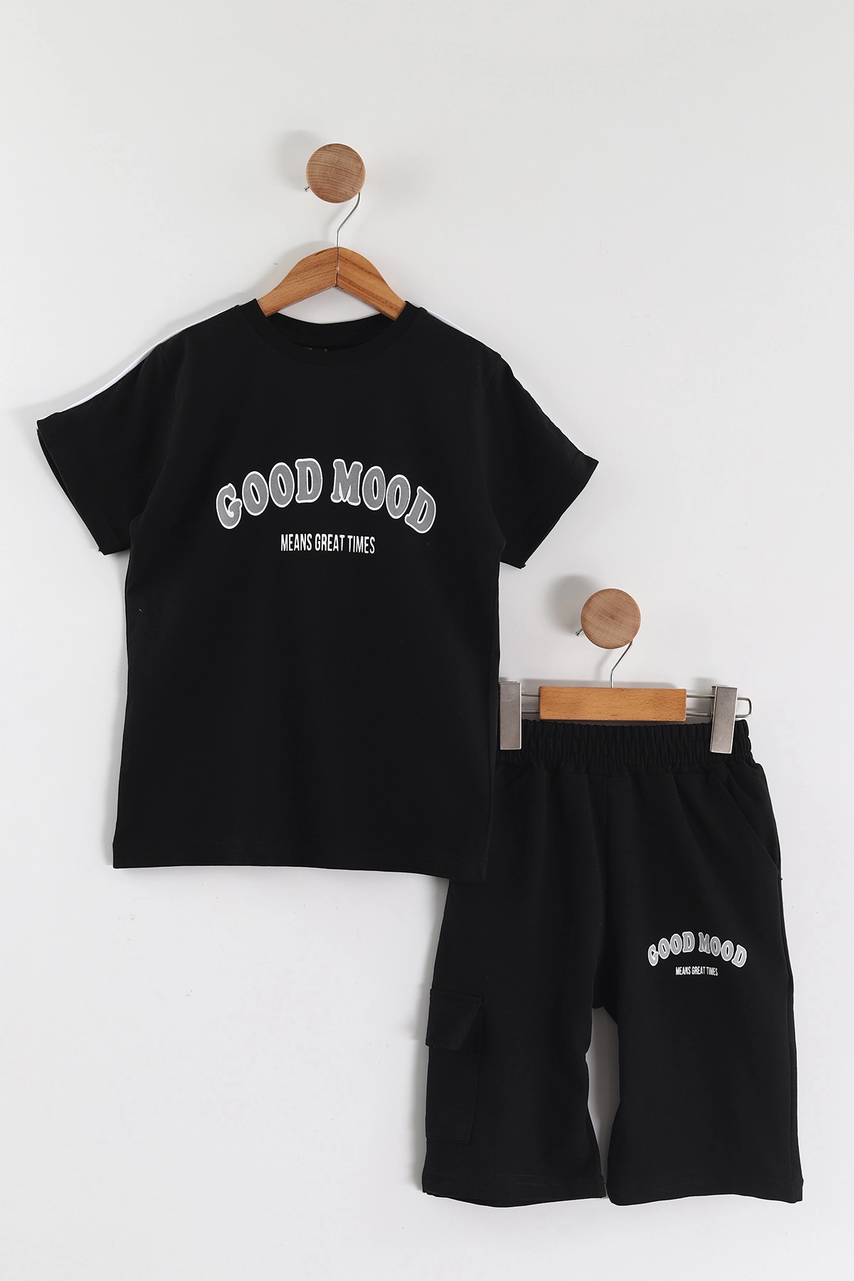 Siyah (2-10 Yaş) Good Mood Baskılı Ara Biyeli Şortlu Erkek Çocuk Yazlık 2'li Takım 459032