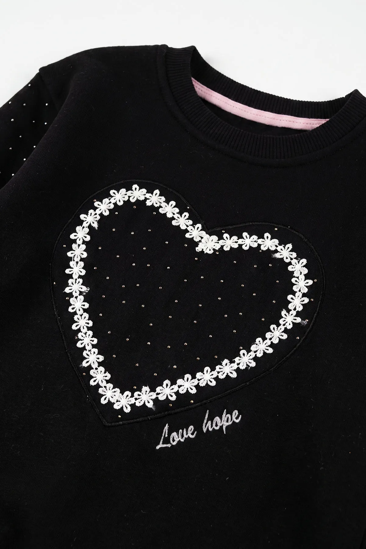 Siyah (2-12 Yaş) Kalp Nakışlı Taşlı İçi Şardonlu Kız Çocuk Sweatshirt 483264