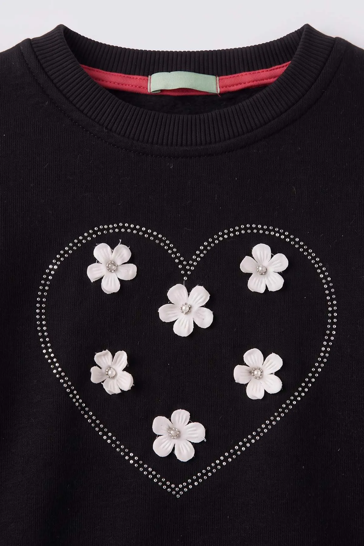 Siyah (2-12 Yaş) Kalpli Çiçek Nakışlı Taşlı  İçi Şardonlu Kız Çocuk Sweatshirt 483287