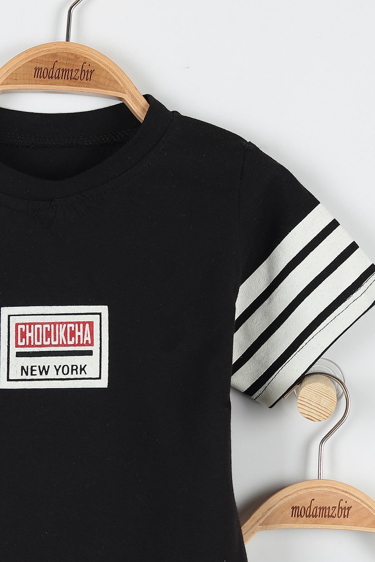 Siyah (2-5 Yaş) Chocukcha New York Baskılı Kol Çizgili Şortlu Erkek Çocuk Takım 173465