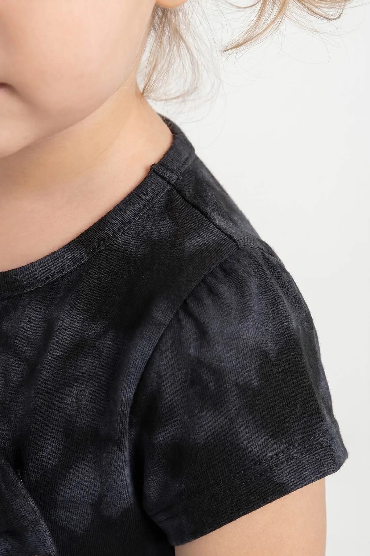 Siyah (2-6 Yaş) Büyük Fiyonklu İncili Batik Desen Süprem Kız Çocuk Elbise 459013