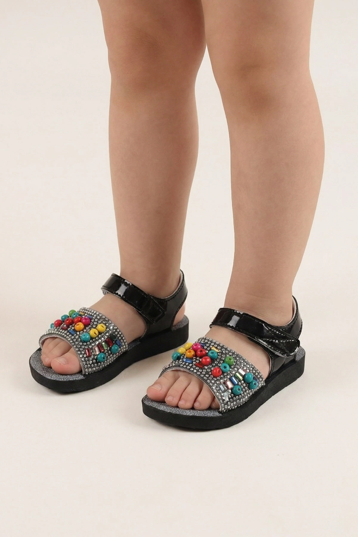 Siyah ( 23 - 25 ) Taşlı Boncuk Detaylı Kız Bebek Sandalet 445099