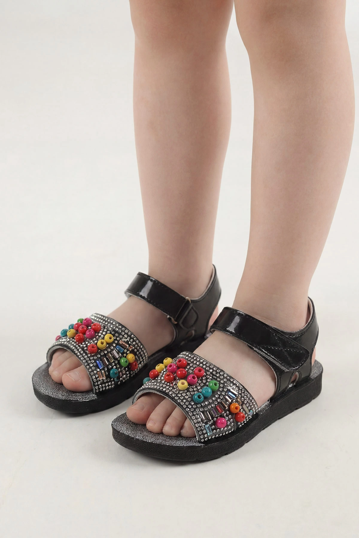 Siyah ( 26 - 30 ) Taşlı Boncuk Detaylı Kız Çocuk Sandalet 462816