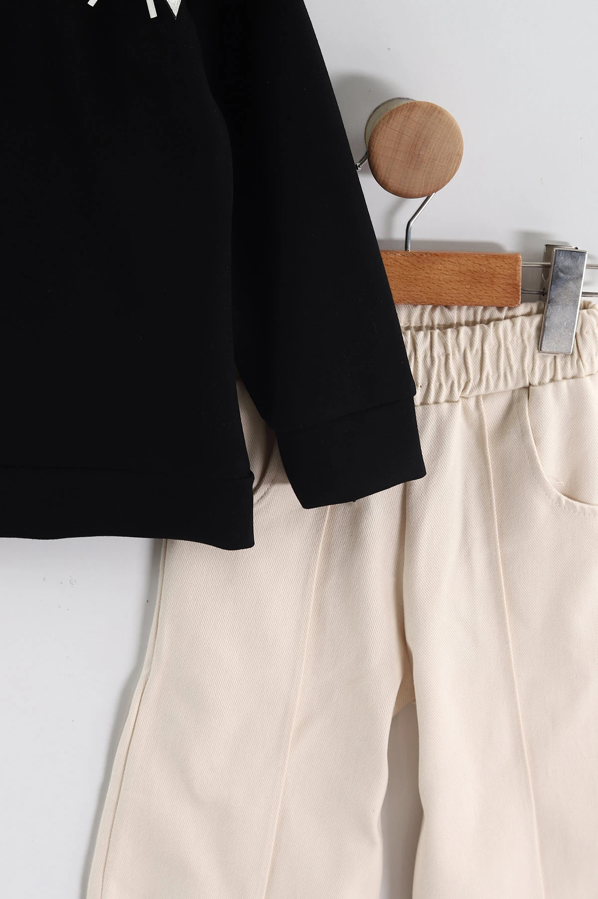 Siyah 3-10 Yaş) Fiyonk ve Taş Nakışlı Oysho Sweatli Gabardin Pantolonlu Kız Çocuk 2'li Takım 439889