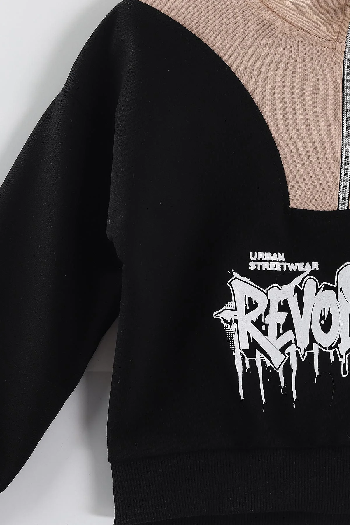 Siyah (3-10 Yaş)Baskılı Yakası Fermuarlı Sweatli Gabardin Pantolonlu Erkek Çocuk Takım 443379