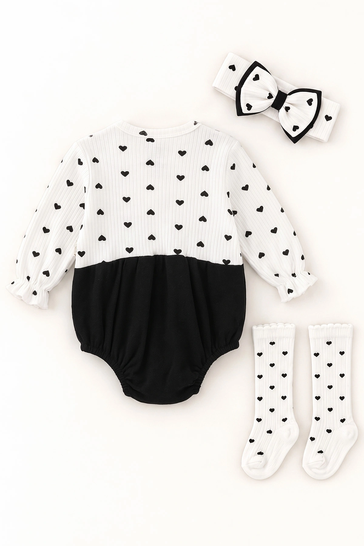 Siyah (3-12 Ay) Kalp Baskılı   Çorap ve Bandana Aksesuarlı   Kız Bebek Romper 476005