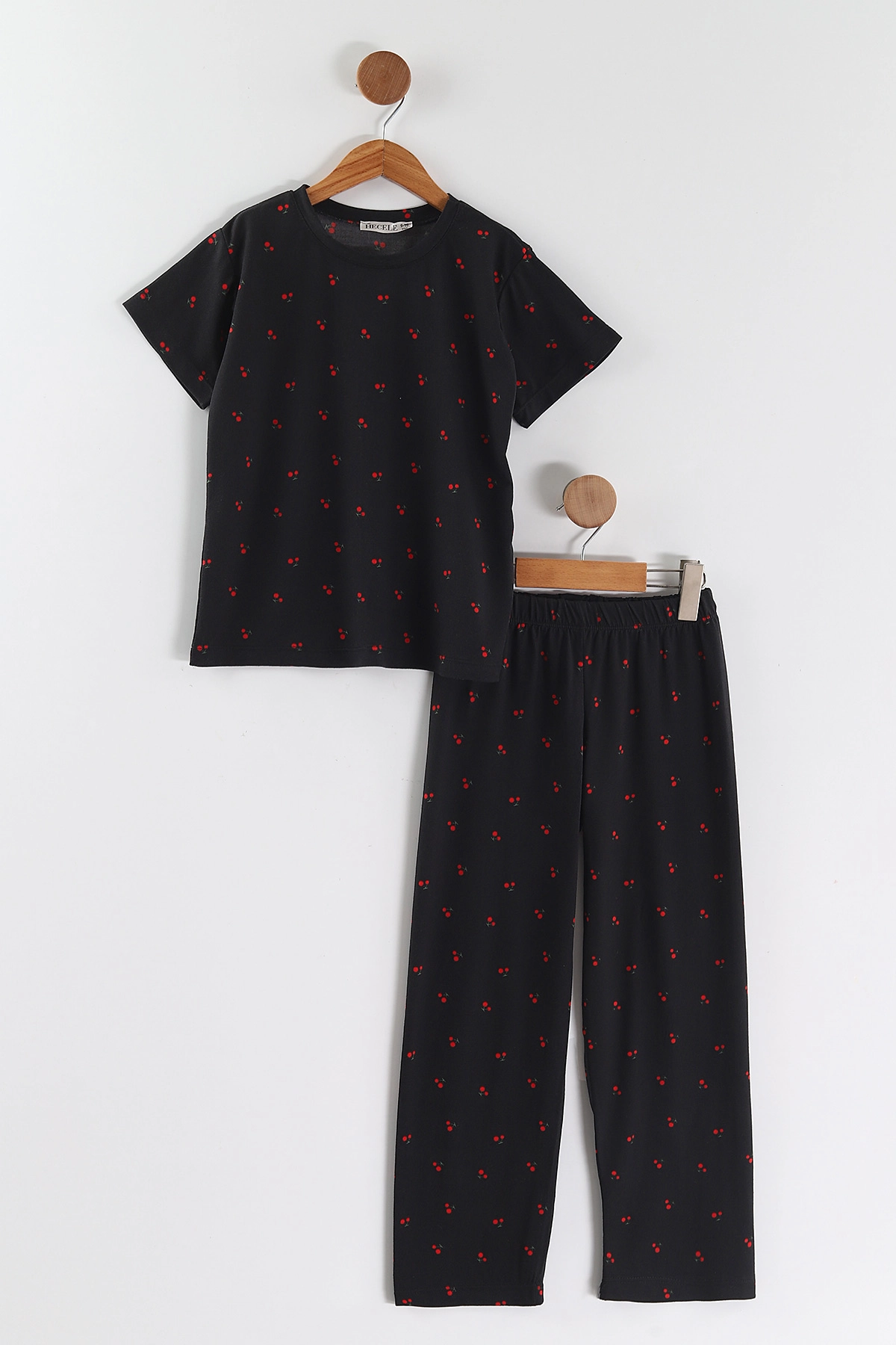 Siyah (4-16 Yaş)Kiraz Desenli Kız Çocuk Pijama Takım 466321
