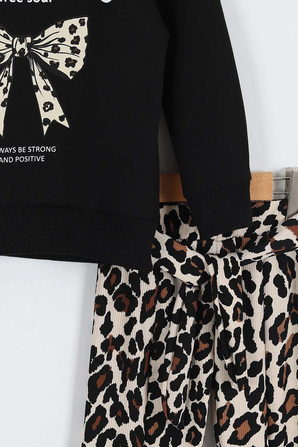 Siyah (4-8 Yaş) Leopar Pantolonlu Fiyonk Baskılı Kız Çocuk Takım 341735