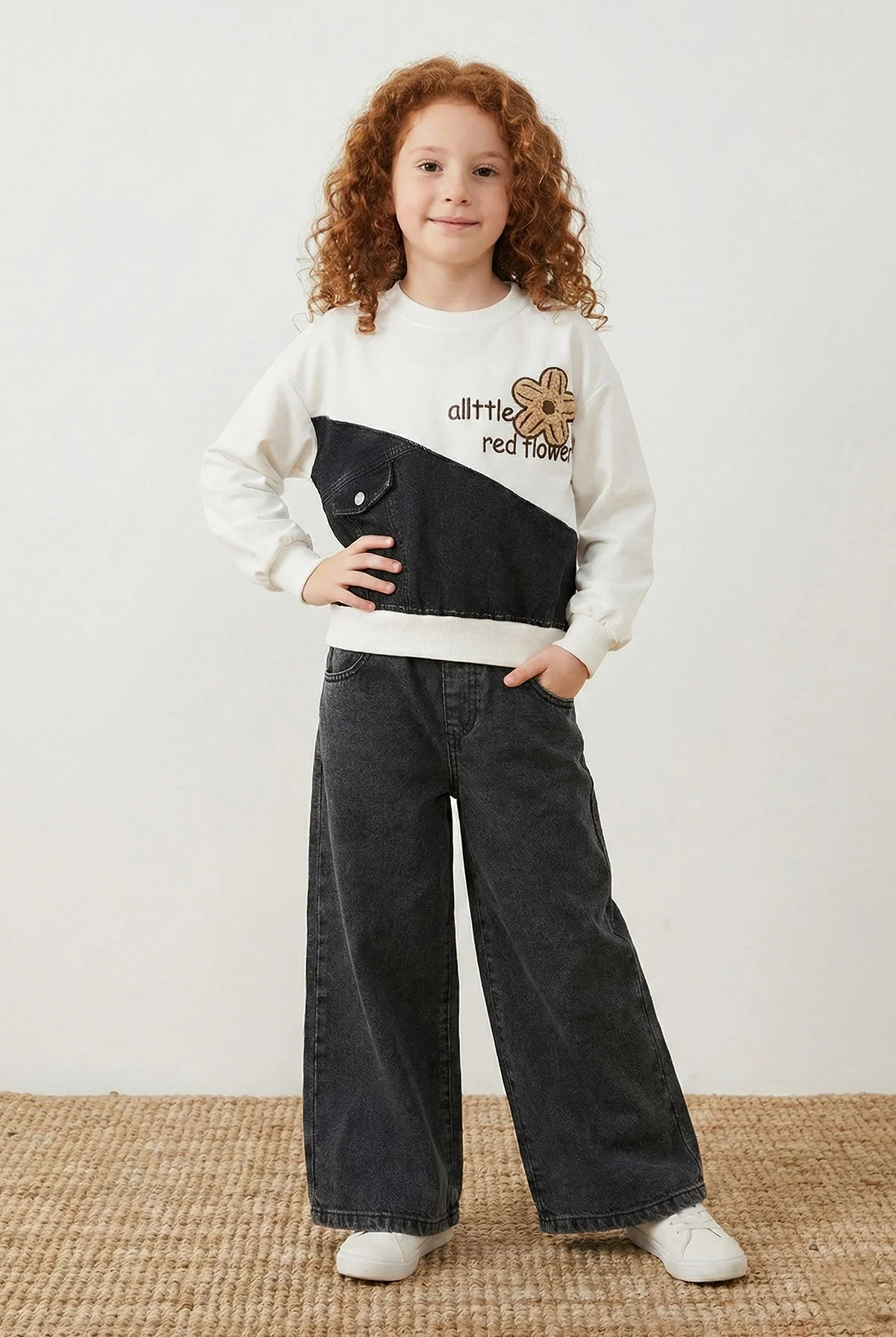 Siyah (5-10 Yaş) Çiçek Aksesuarlı Kot Pantolonlu Kız Çocuk Takım 422199