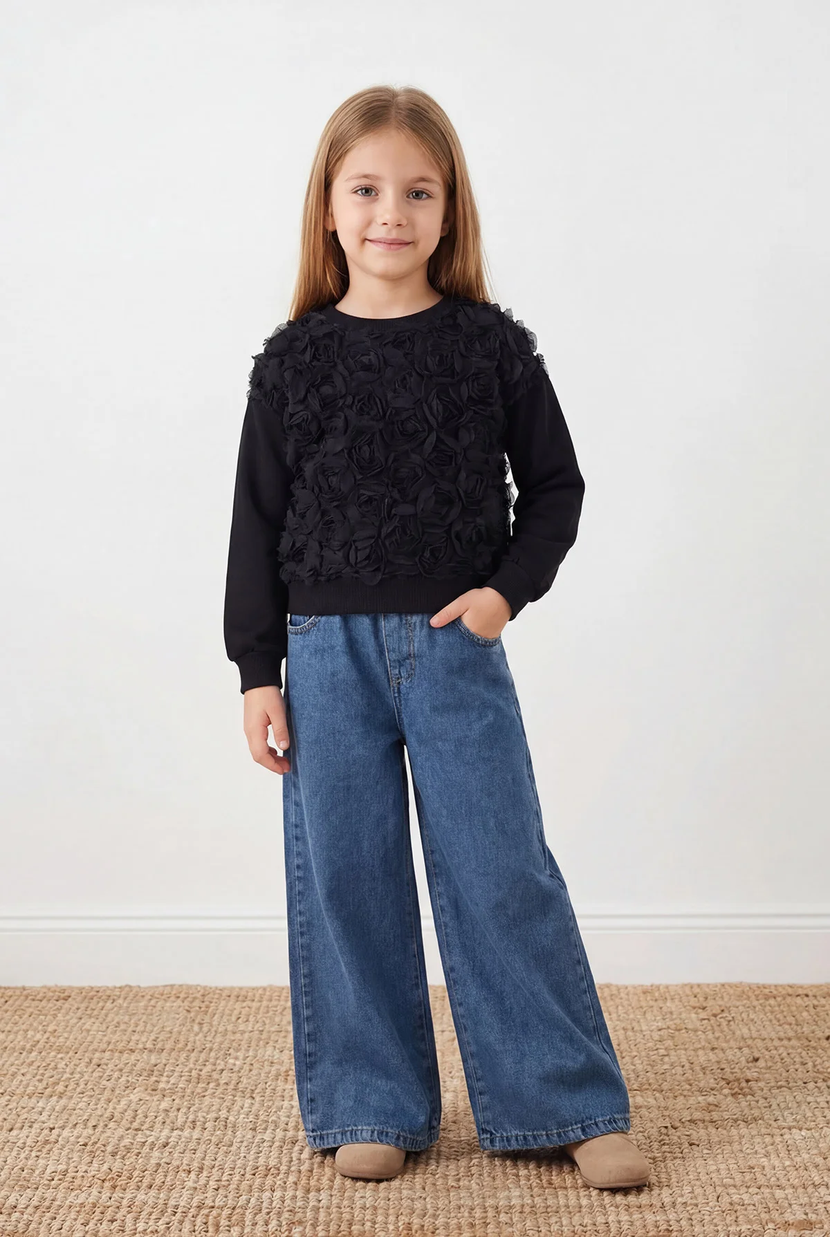 Siyah (5-10 Yaş)Gül Aksesuar   Sweatli Bol Paça Kot Pantolonlu Kız Çocuk 2'li Takım 416410