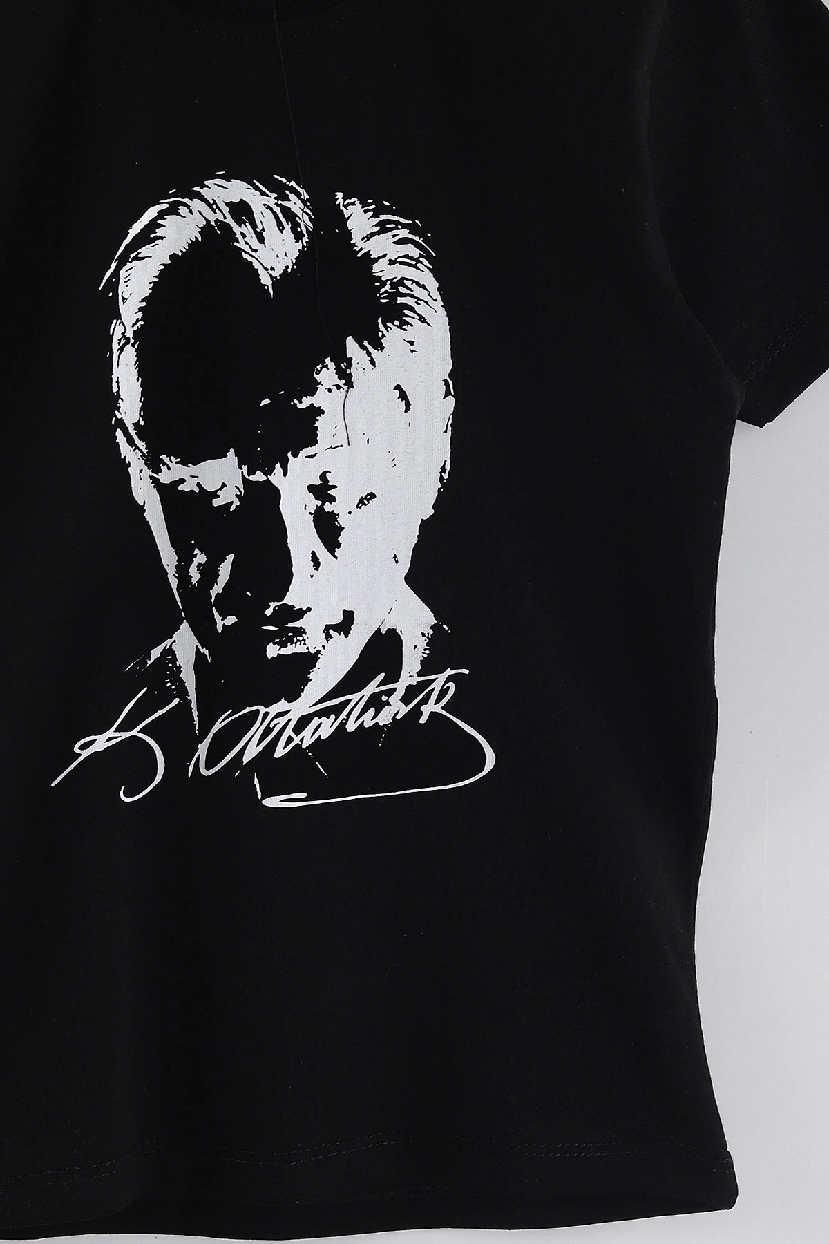 Siyah (5-9 Yaş) Atatürk  Baskılı Süprem Unisex Çocuk Tişört 442941
