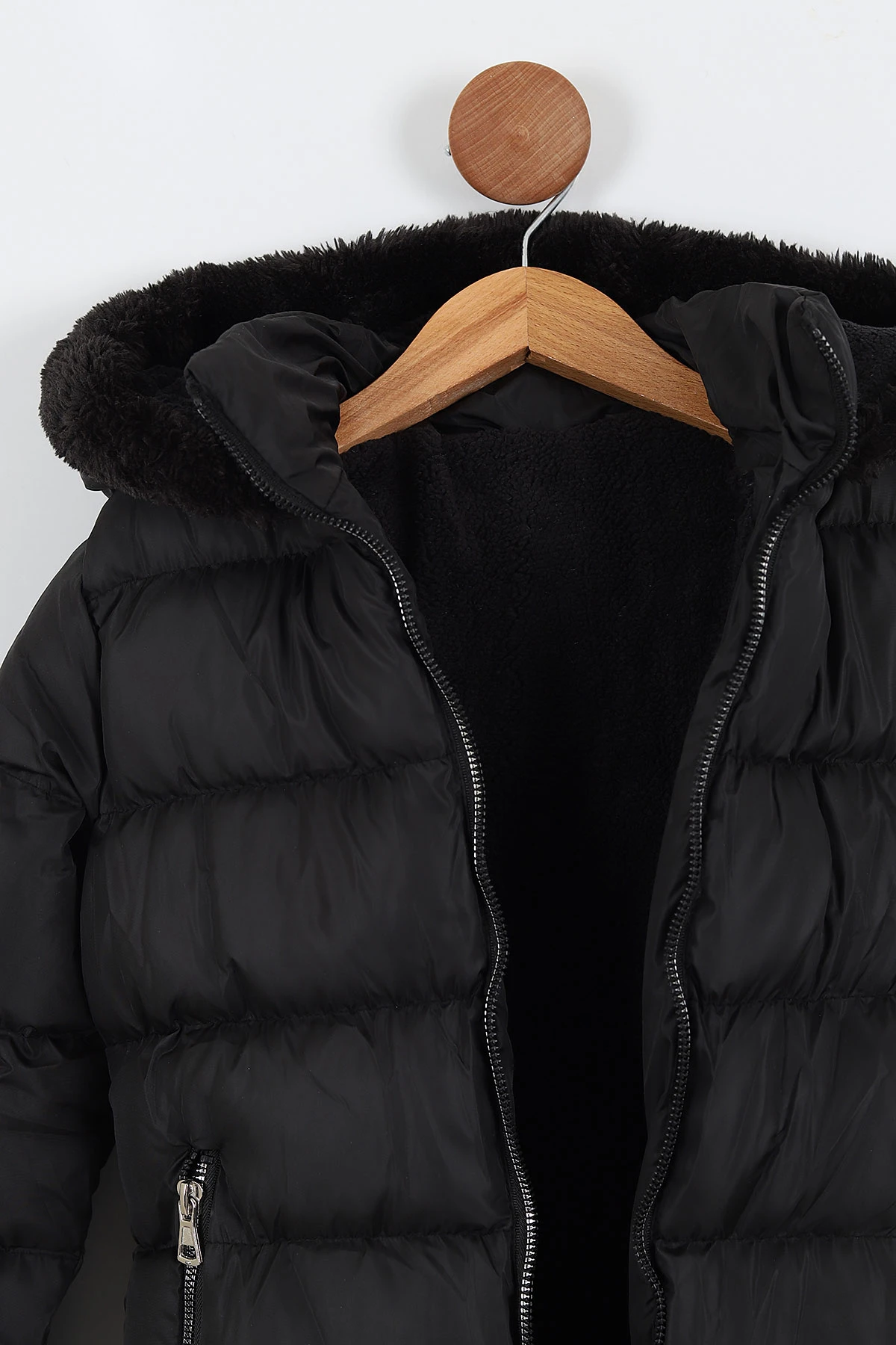 Siyah (7-10 Yaş) Etek Kol ve Kapüşon Peluşlu İç kürklü Dolgun Kız Çocuk Mont 309219