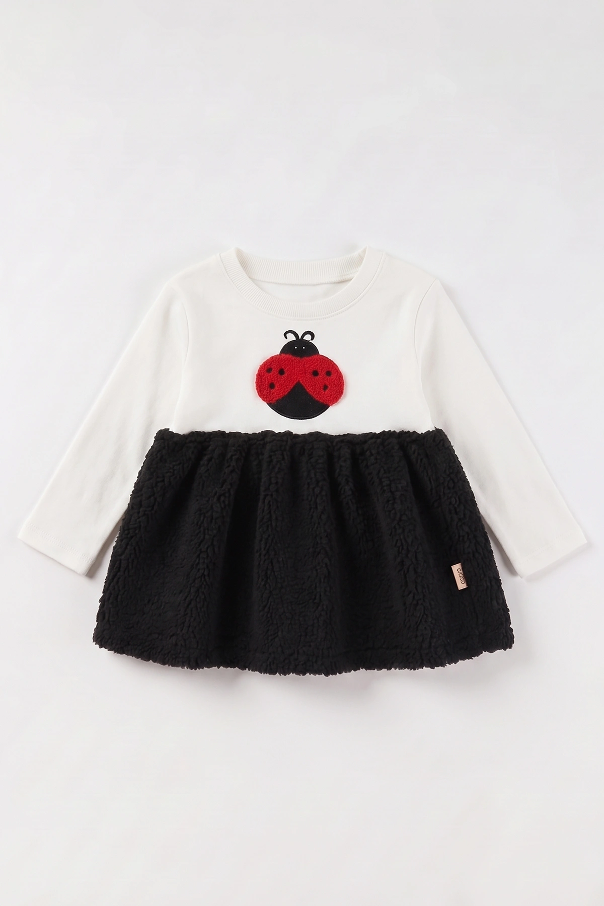 Siyah (9-24 Ay) Süzene Uğur Böceği Nakışlı Peluş Ceketli Çoraplı Kız Bebek Elbiseli Takım 482199