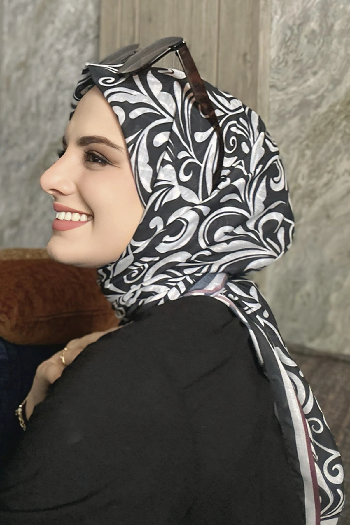 Siyah 90x90 Cm Dijital Baskı Flovery Desenli Pamuk Eşarp 372988
